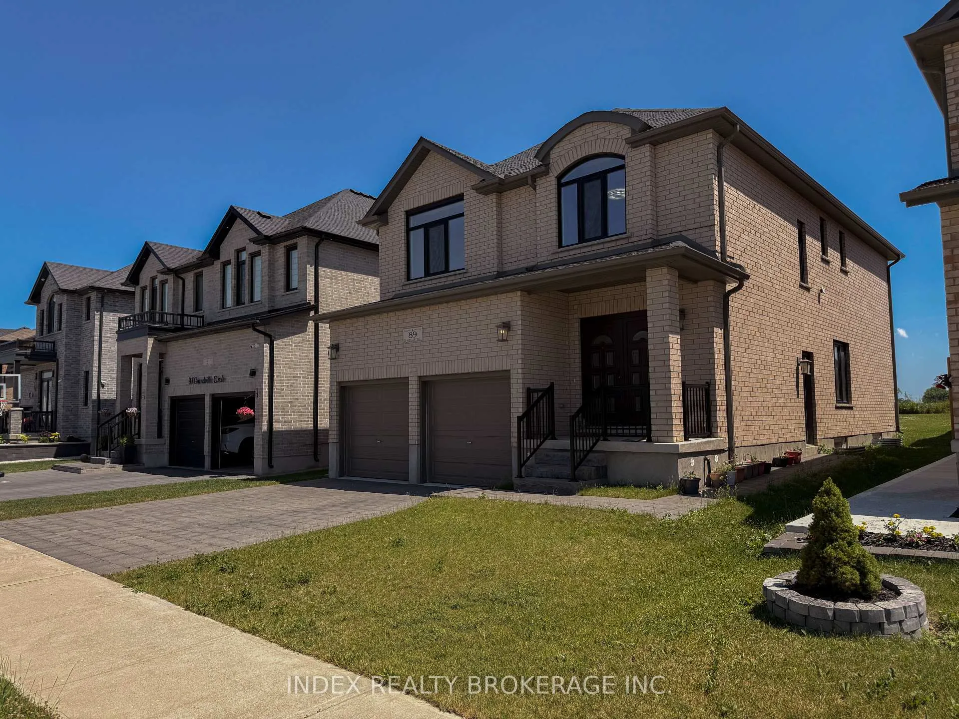 Photo 2 of 89 Grandville Circle E, Brant, Paris — HOMEH