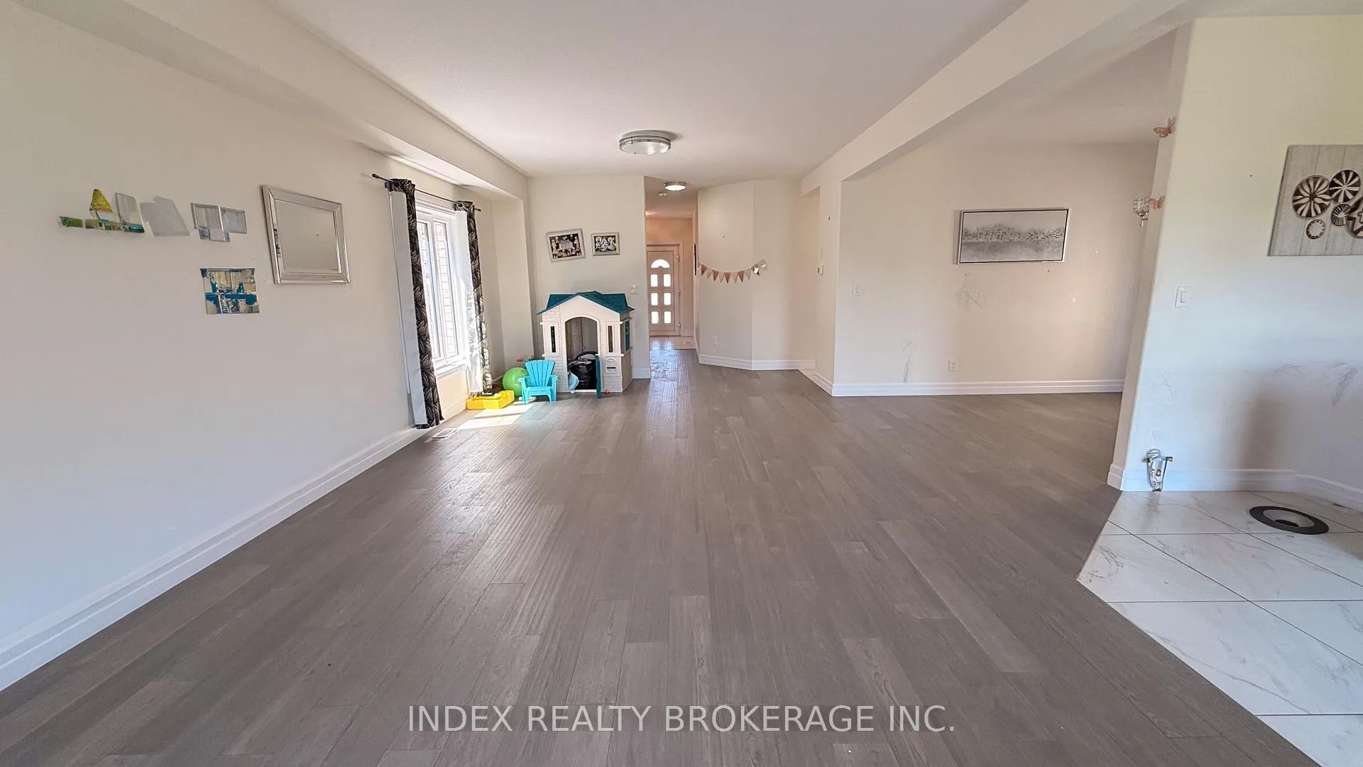 Photo 5 of 89 Grandville Circle E, Brant, Paris — HOMEH
