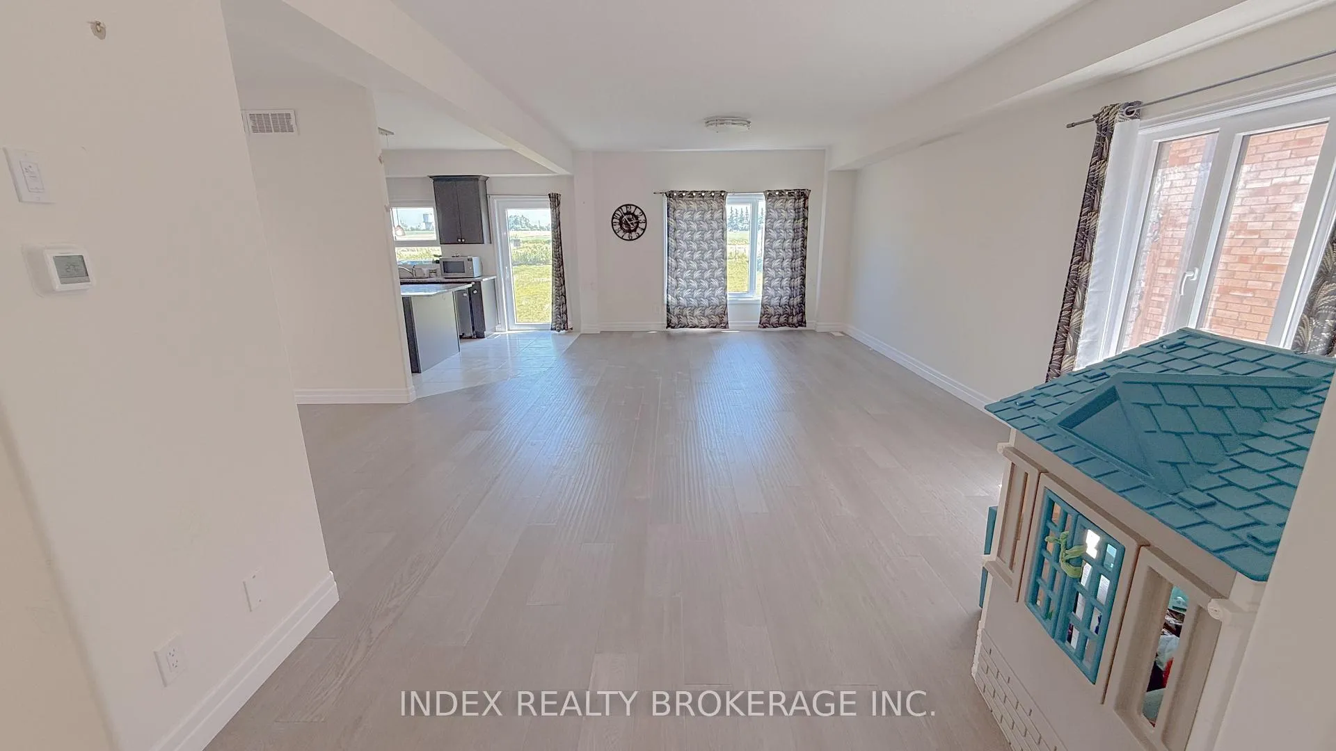 Photo 9 of 89 Grandville Circle E, Brant, Paris — HOMEH