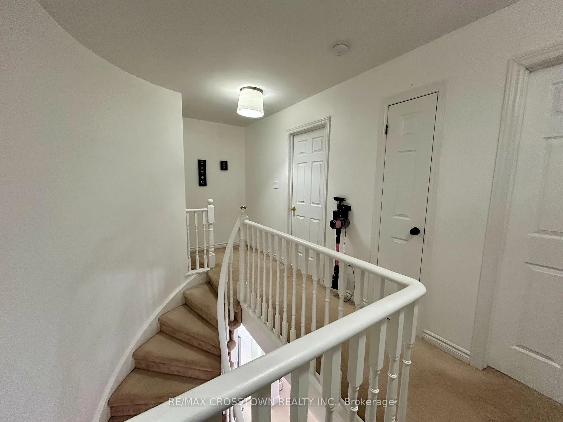 Photo 17 of Unit Main, 32 Ryan Court, Barrie, Little Lake — HOMEH