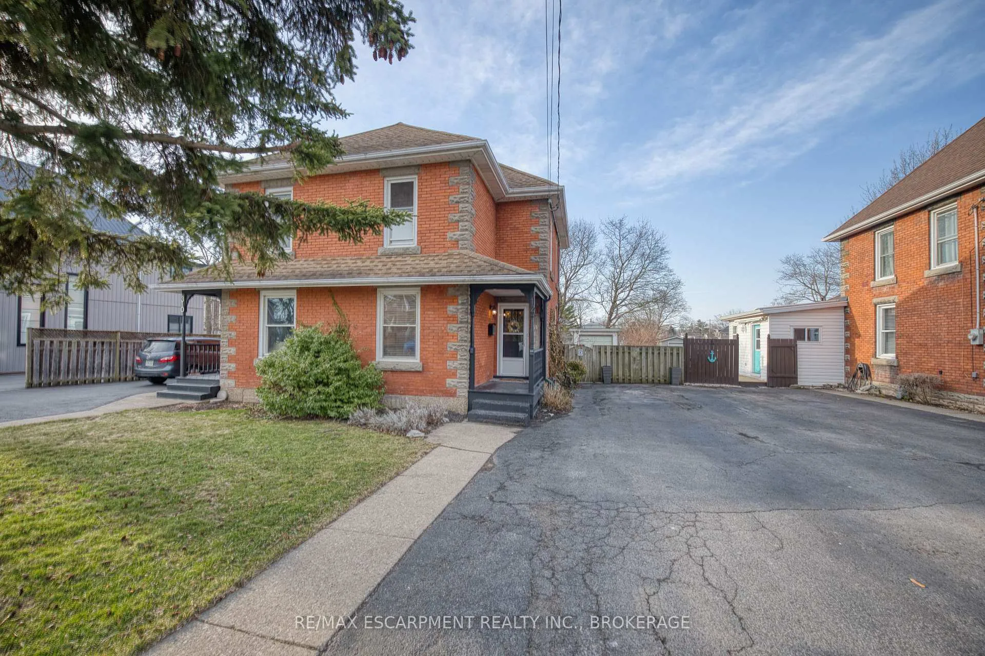 Front of 312 Clarence Street