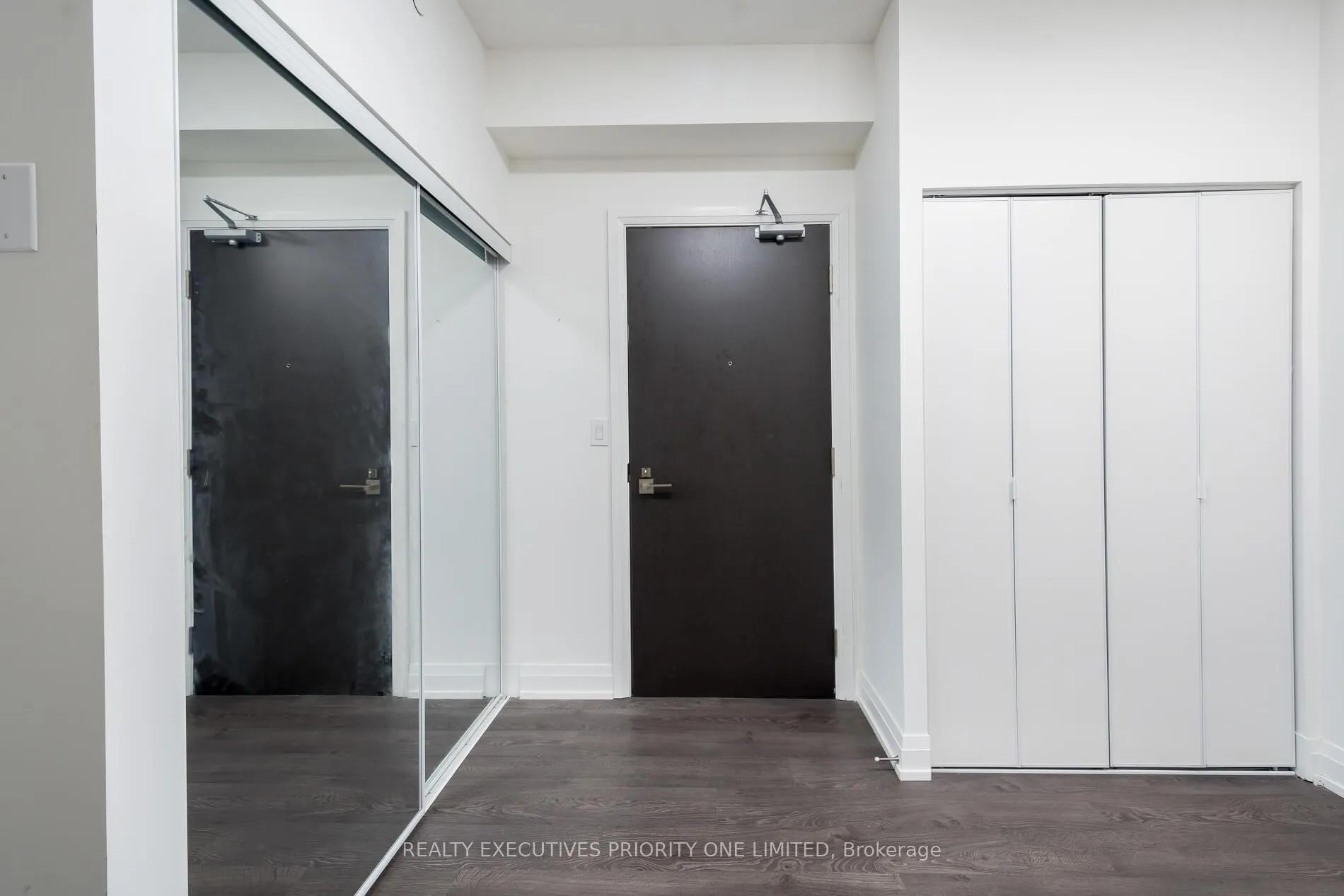 Photo 4 of Unit 2512, 3700 Highway 7 Road, Vaughan, Vaughan Corporate Centre — HOMEH
