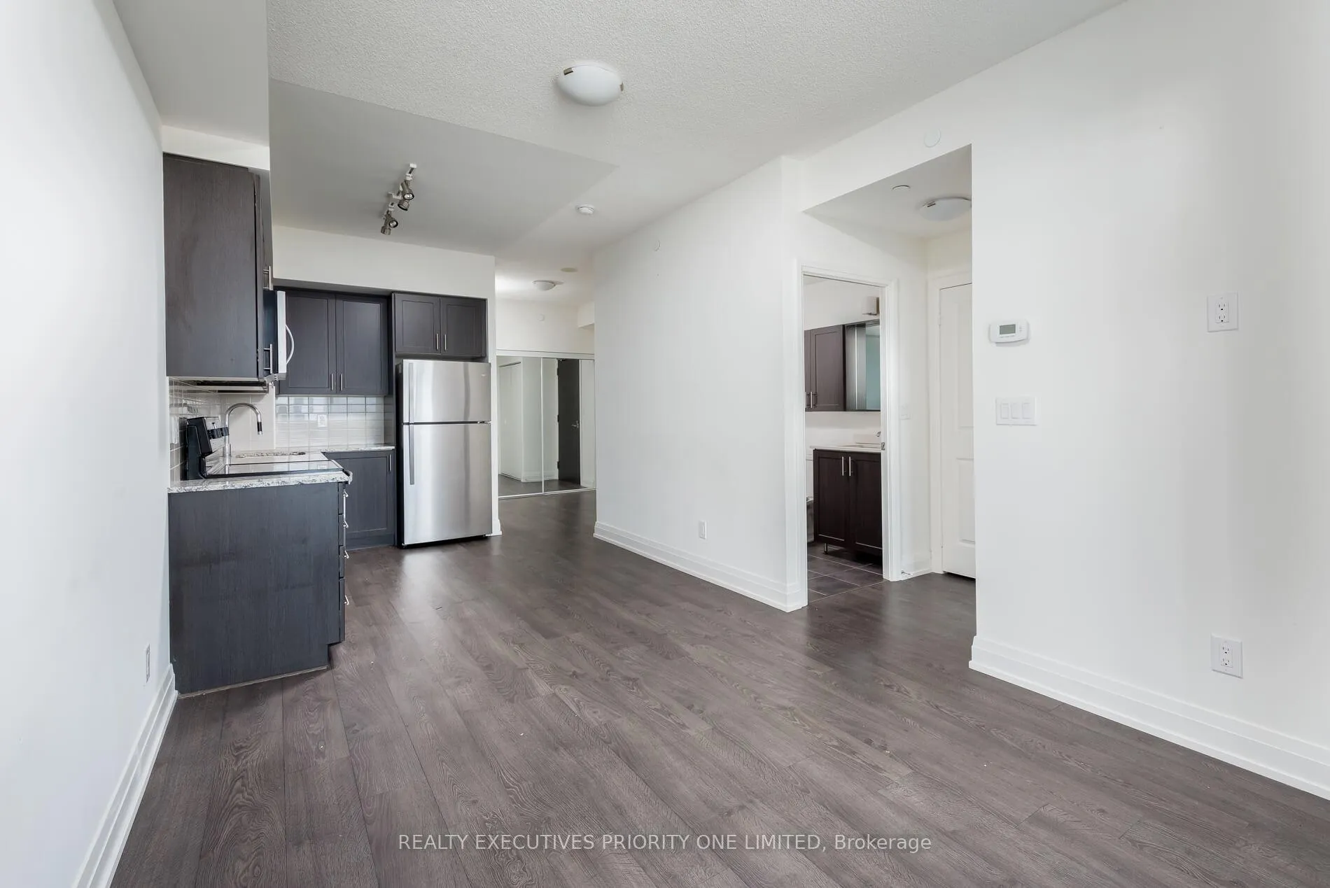 Photo 5 of Unit 2512, 3700 Highway 7 Road, Vaughan, Vaughan Corporate Centre — HOMEH