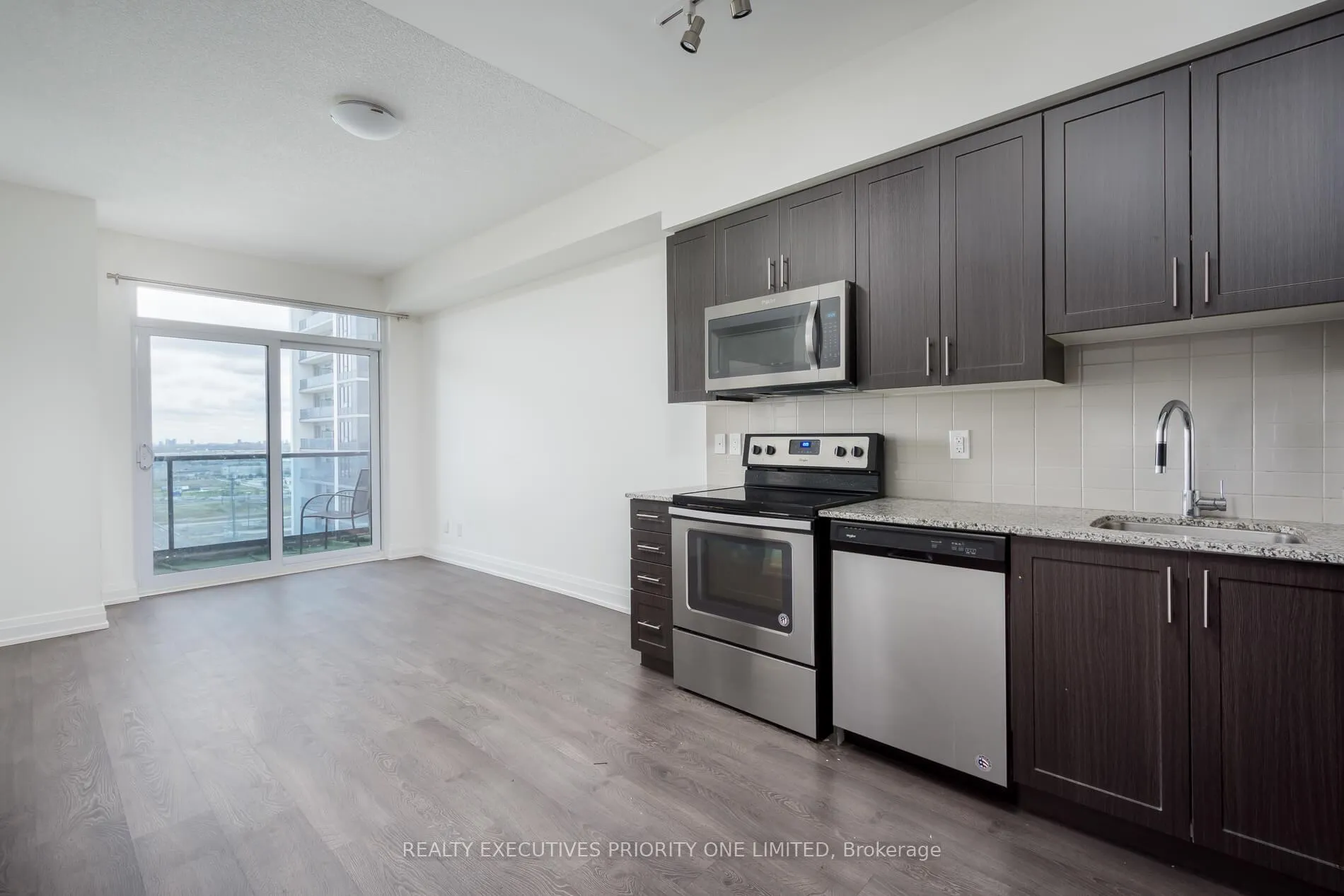 Photo 6 of Unit 2512, 3700 Highway 7 Road, Vaughan, Vaughan Corporate Centre — HOMEH