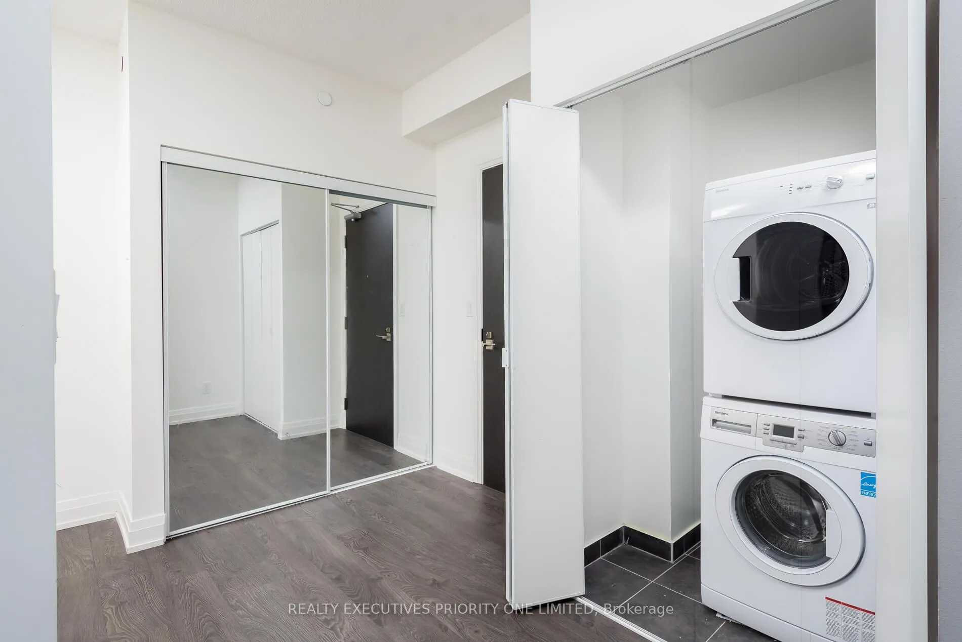 Photo 10 of Unit 2512, 3700 Highway 7 Road, Vaughan, Vaughan Corporate Centre — HOMEH