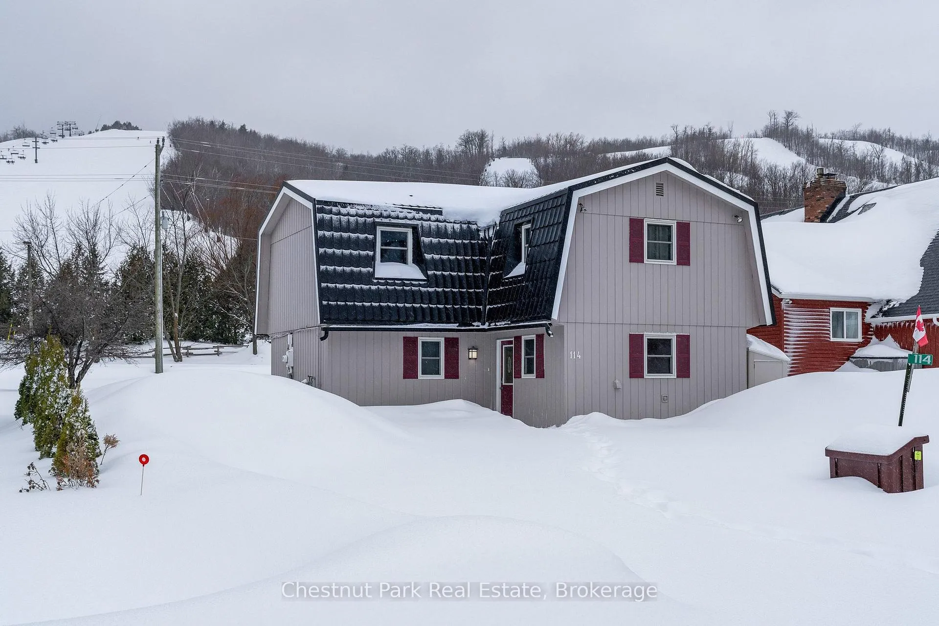 Photo 2 of 114 Carmichael Crescent, Blue Mountains — HOMEH