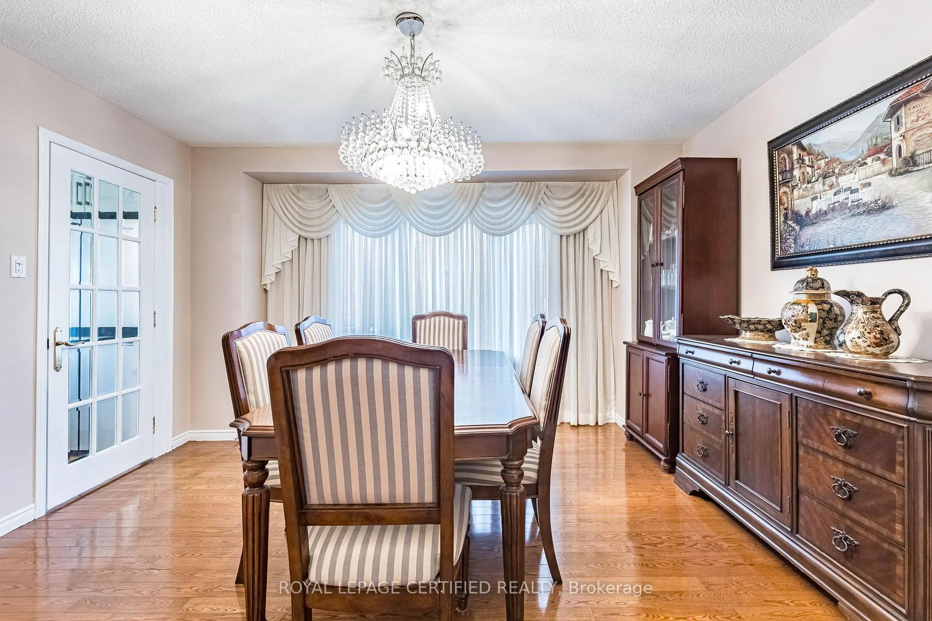 Photo 9 of 48 Fernbrook Crescent, Brampton, Snelgrove — HOMEH