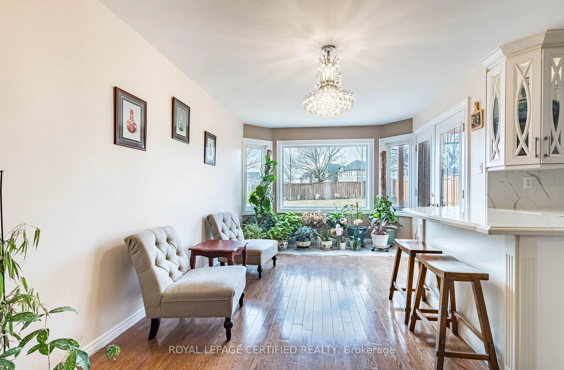 Photo 11 of 48 Fernbrook Crescent, Brampton, Snelgrove — HOMEH