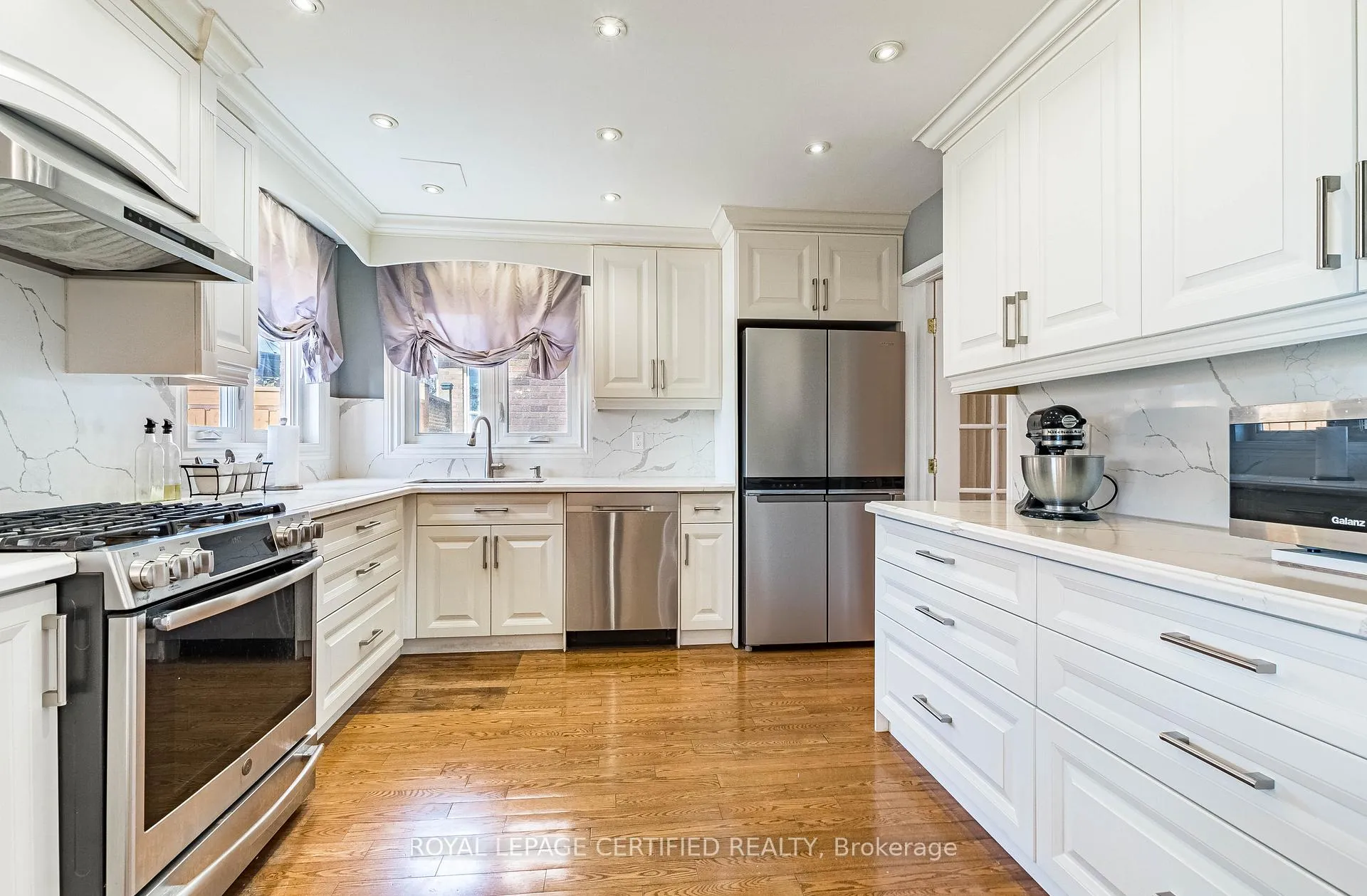 Photo 14 of 48 Fernbrook Crescent, Brampton, Snelgrove — HOMEH