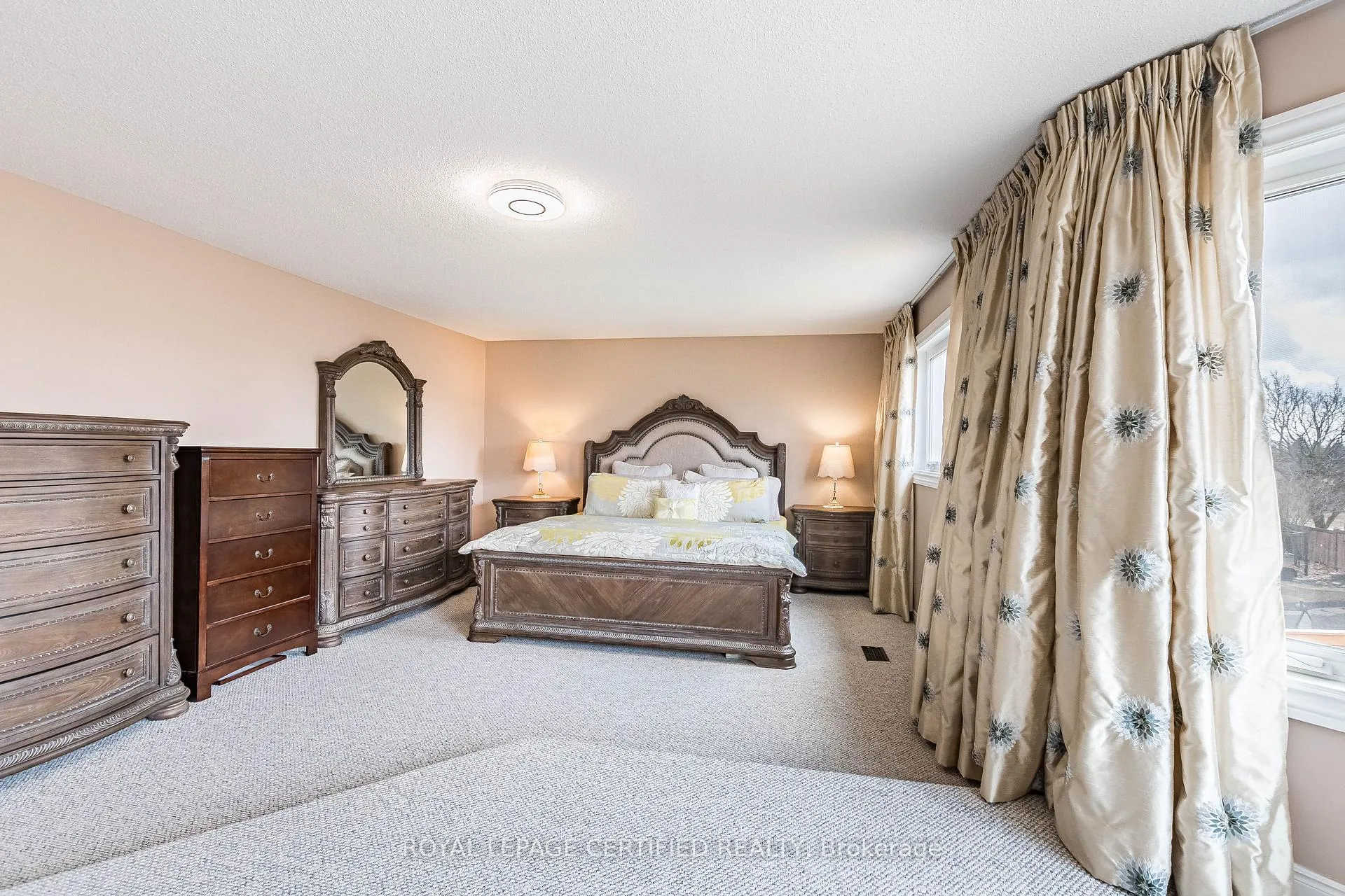 Photo 22 of 48 Fernbrook Crescent, Brampton, Snelgrove — HOMEH