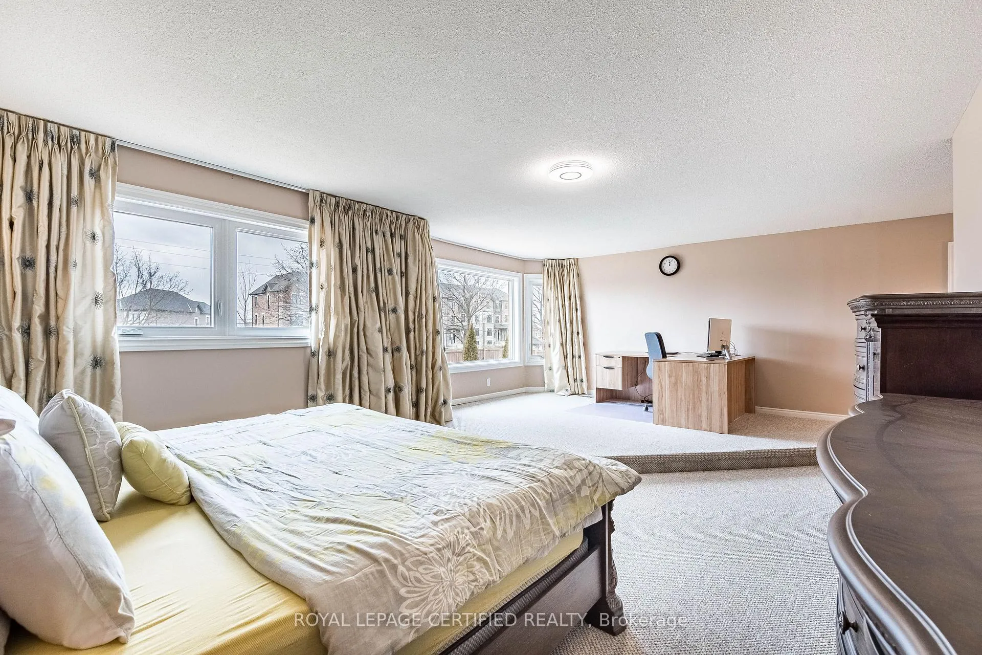 Photo 23 of 48 Fernbrook Crescent, Brampton, Snelgrove — HOMEH