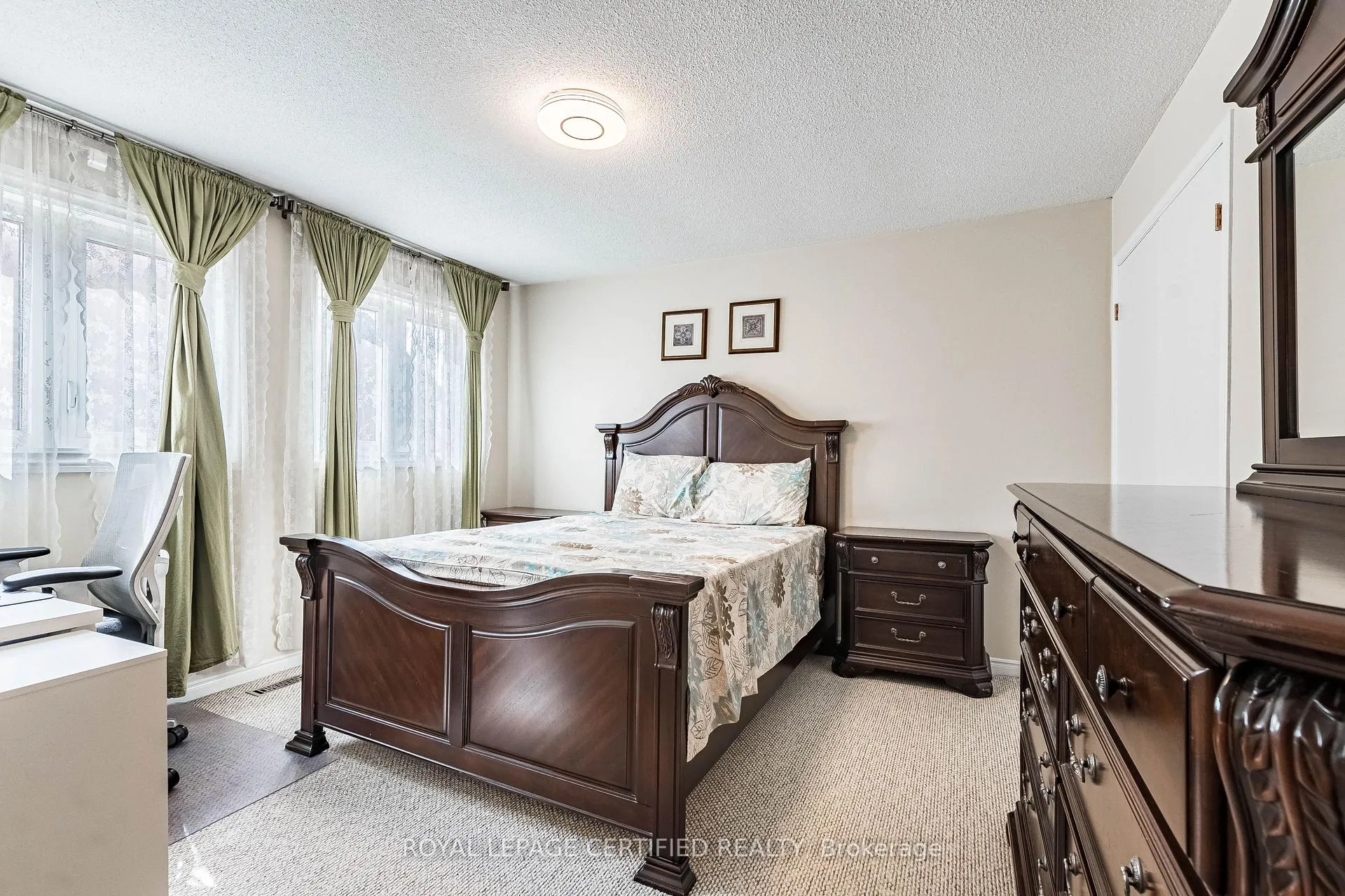 Photo 33 of 48 Fernbrook Crescent, Brampton, Snelgrove — HOMEH
