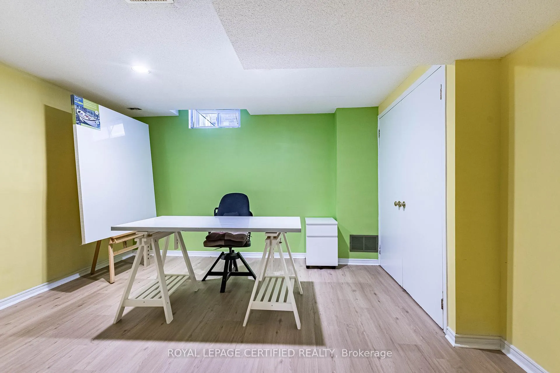 Photo 41 of 48 Fernbrook Crescent, Brampton, Snelgrove — HOMEH