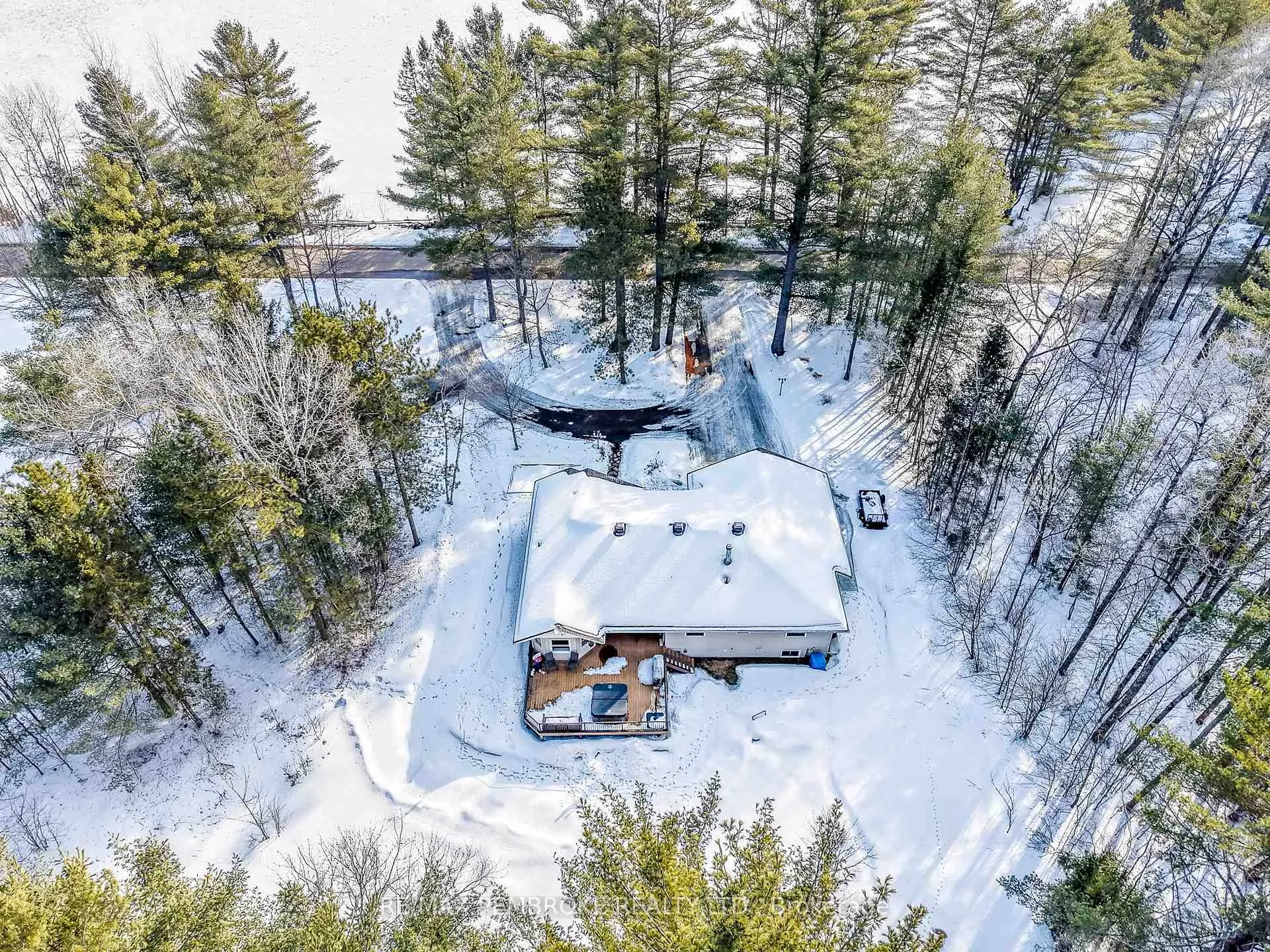 Photo 5 of 226 Eichstaedt Road, Petawawa — HOMEH
