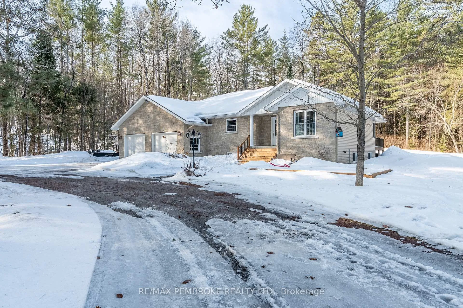 Photo 9 of 226 Eichstaedt Road, Petawawa — HOMEH