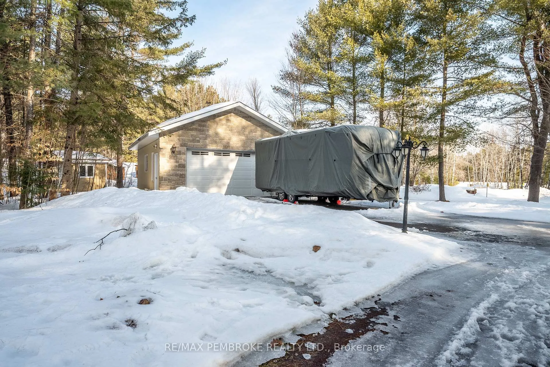 Photo 10 of 226 Eichstaedt Road, Petawawa — HOMEH
