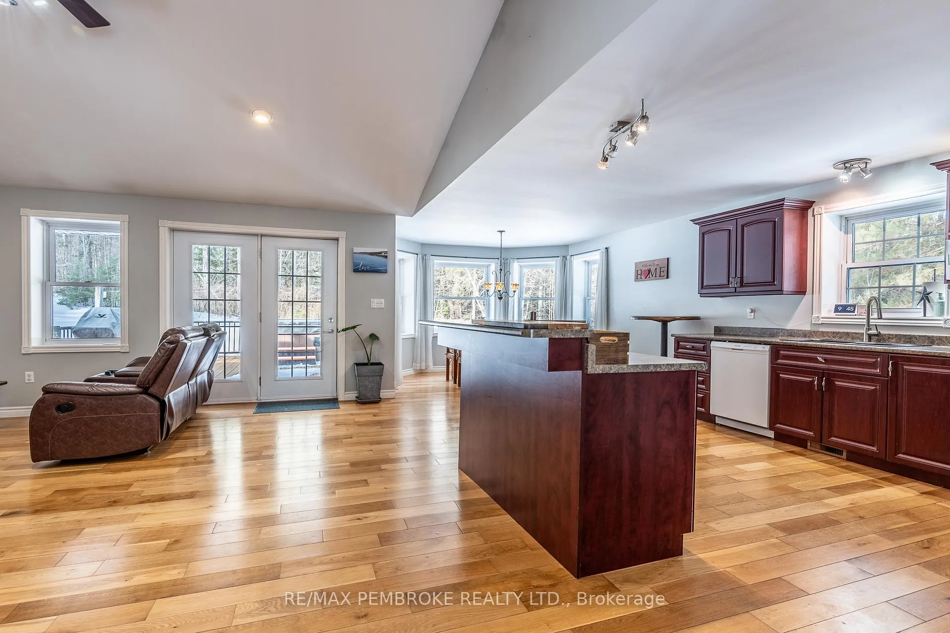 Photo 18 of 226 Eichstaedt Road, Petawawa — HOMEH