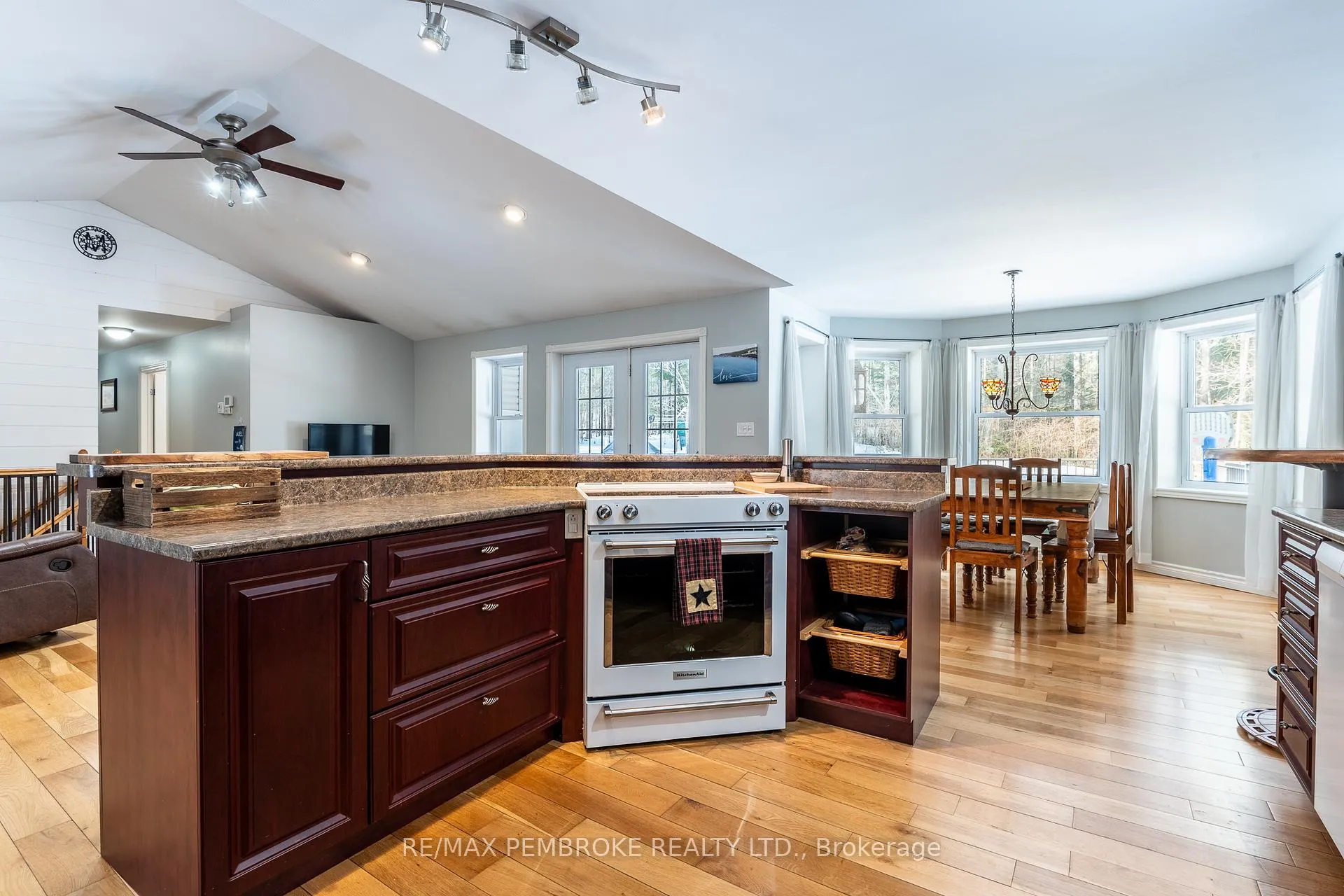 Photo 20 of 226 Eichstaedt Road, Petawawa — HOMEH
