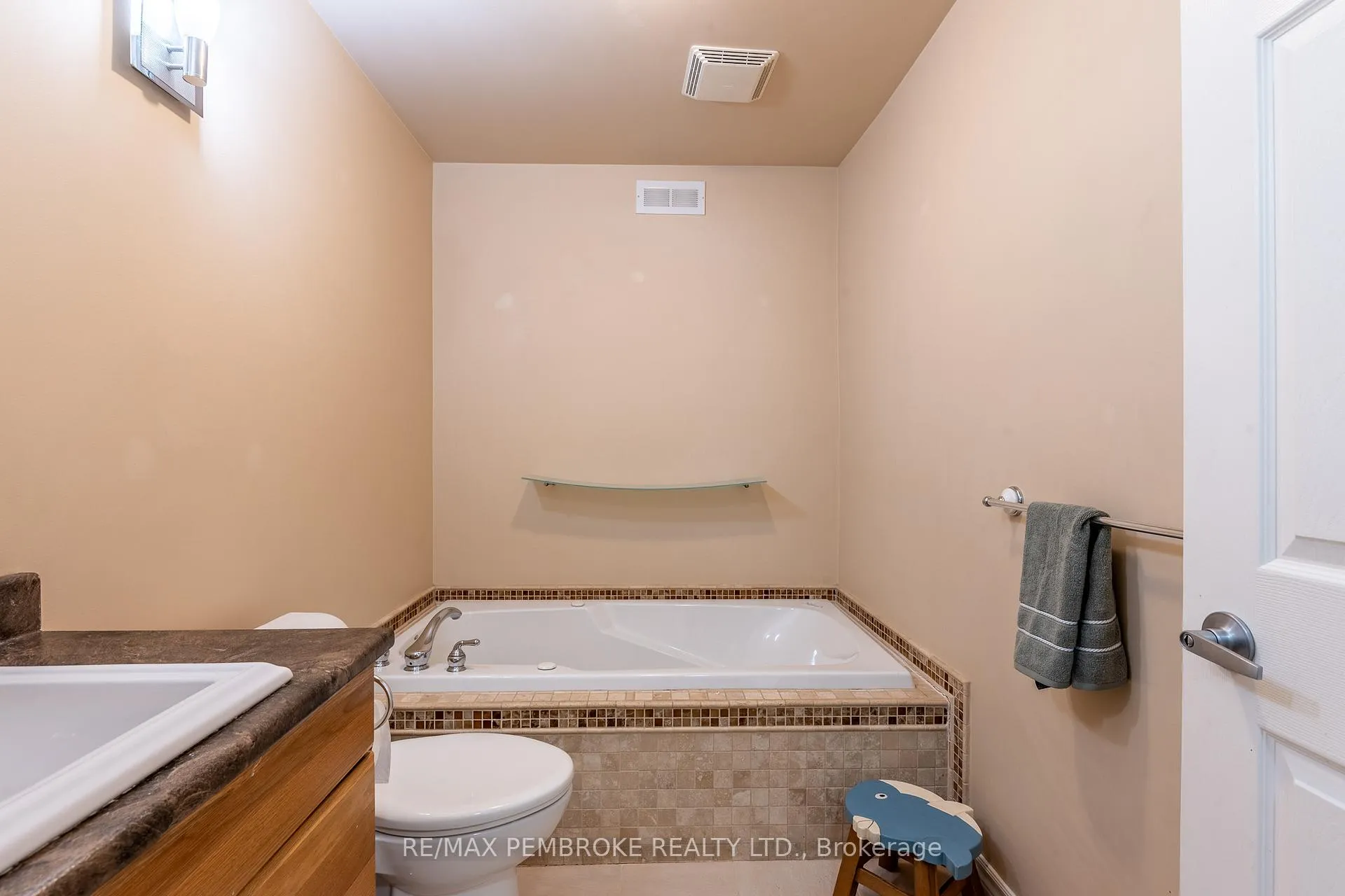 Photo 29 of 226 Eichstaedt Road, Petawawa — HOMEH