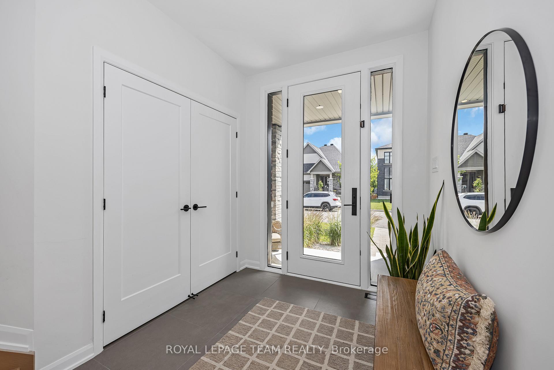 Photo 5 of 726 Coast Circle, Ottawa, Mahogany Community — HOMEH