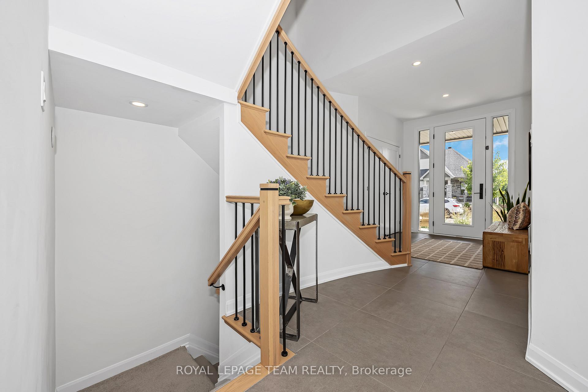 Photo 7 of 726 Coast Circle, Ottawa, Mahogany Community — HOMEH
