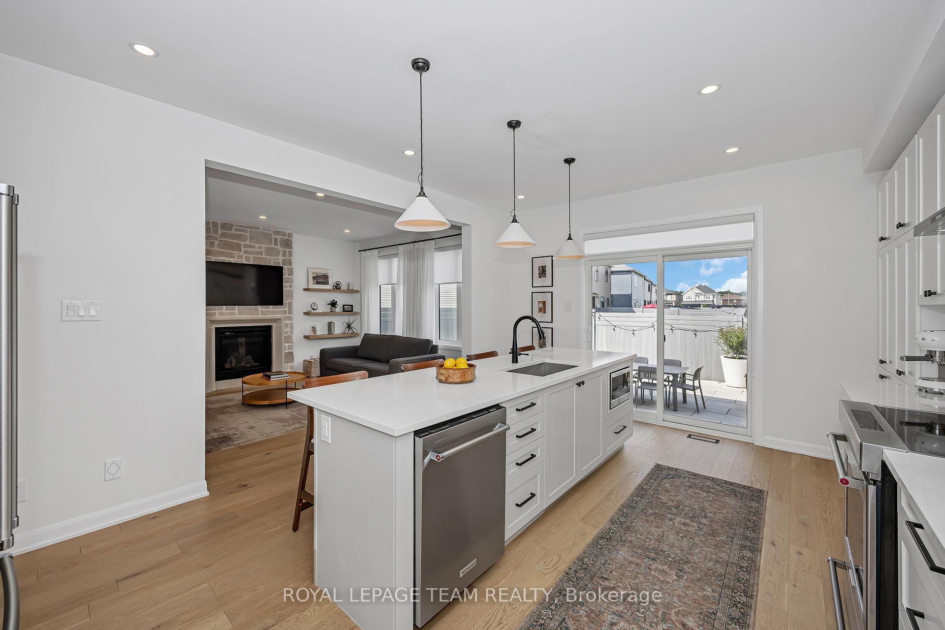 Photo 17 of 726 Coast Circle, Ottawa, Mahogany Community — HOMEH