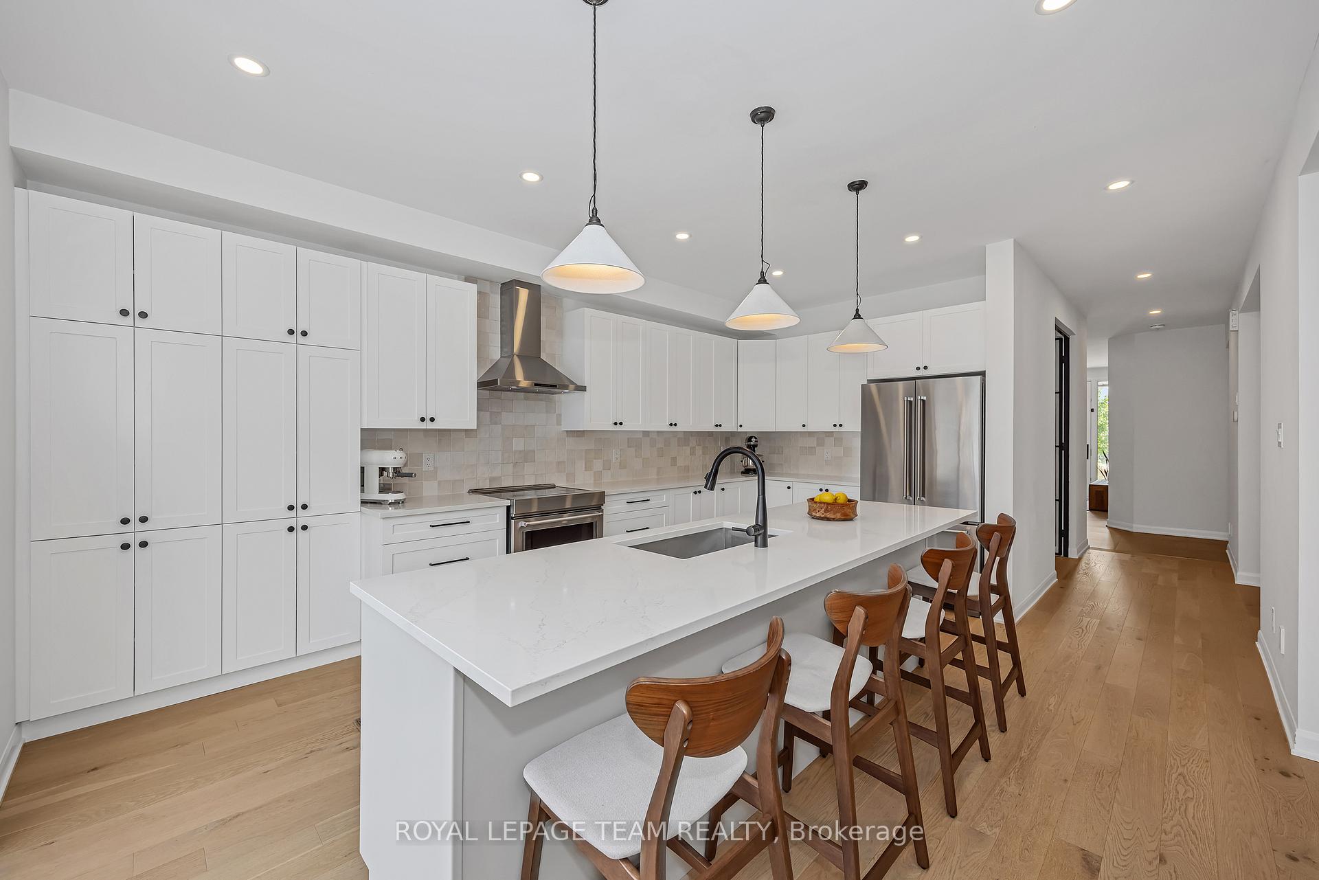 Photo 18 of 726 Coast Circle, Ottawa, Mahogany Community — HOMEH