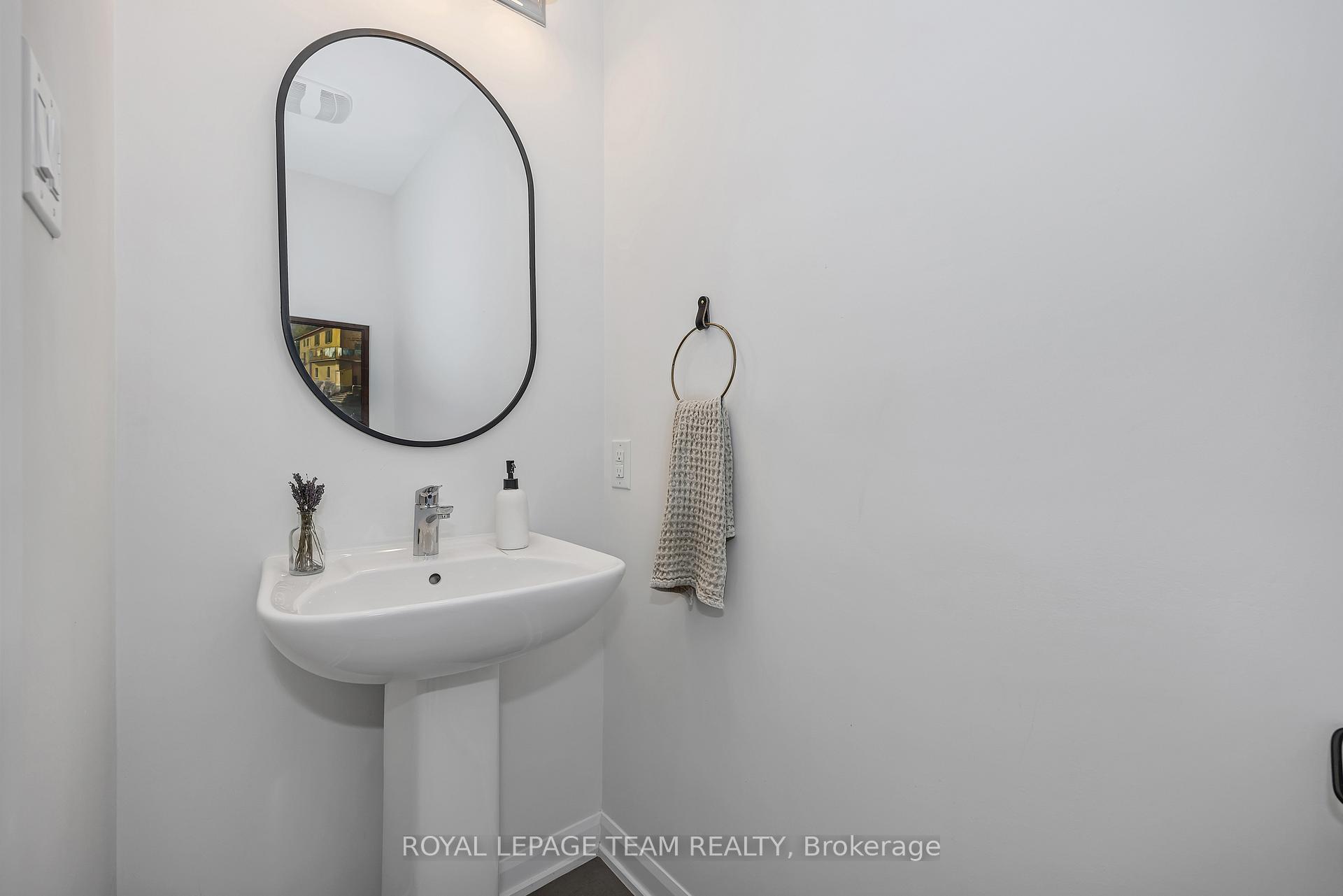 Photo 24 of 726 Coast Circle, Ottawa, Mahogany Community — HOMEH