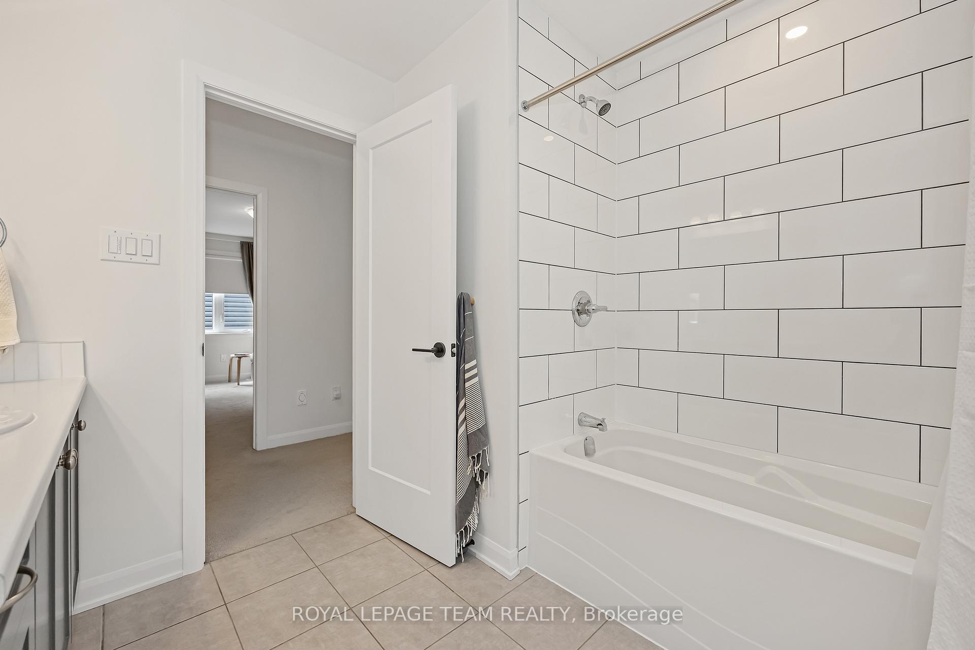 Photo 37 of 726 Coast Circle, Ottawa, Mahogany Community — HOMEH