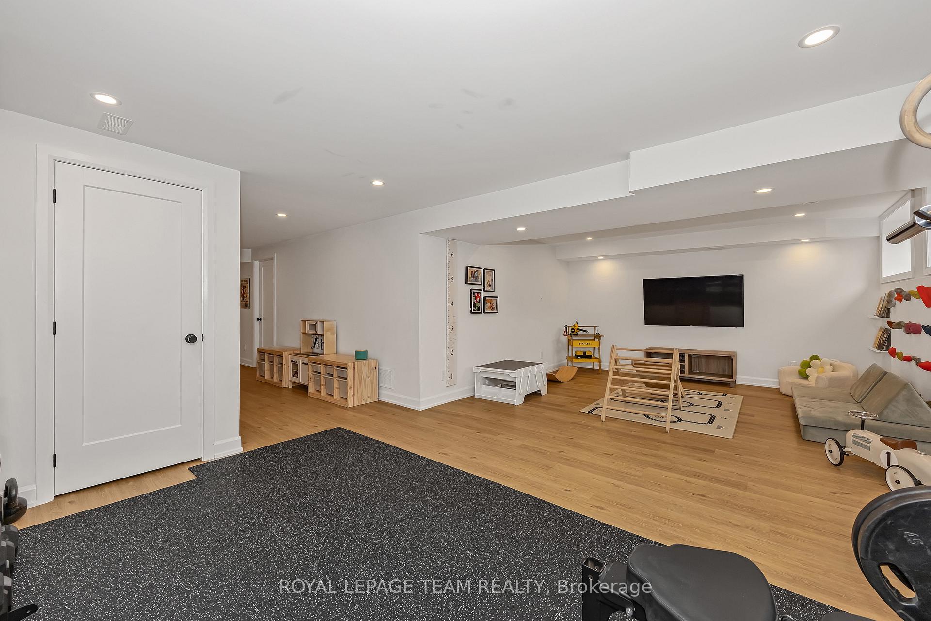 Photo 41 of 726 Coast Circle, Ottawa, Mahogany Community — HOMEH