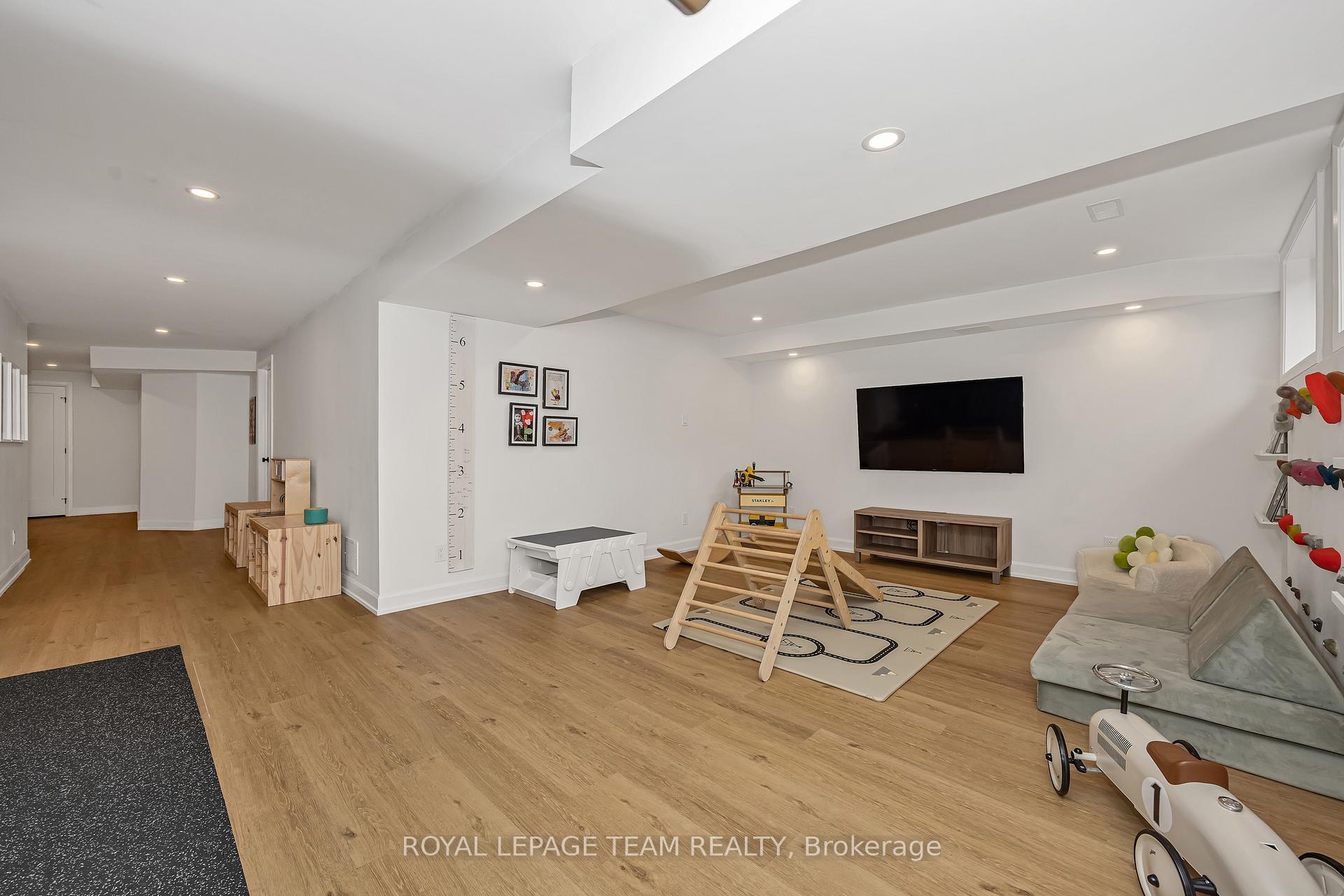 Photo 42 of 726 Coast Circle, Ottawa, Mahogany Community — HOMEH