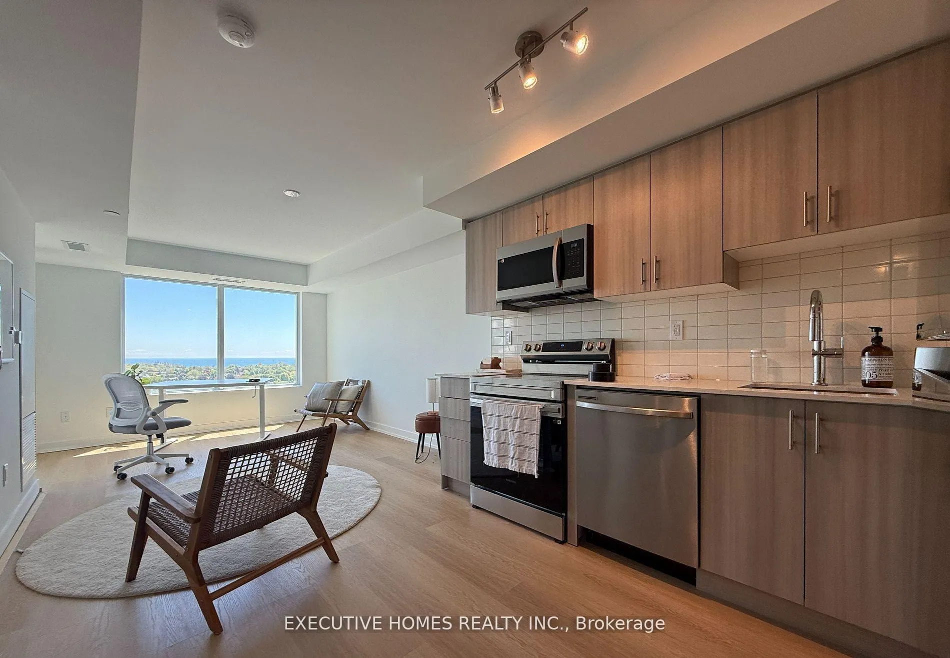 Photo 8 of Unit 1503, 1435 Celebration Drive, Pickering, Bay Ridges — HOMEH