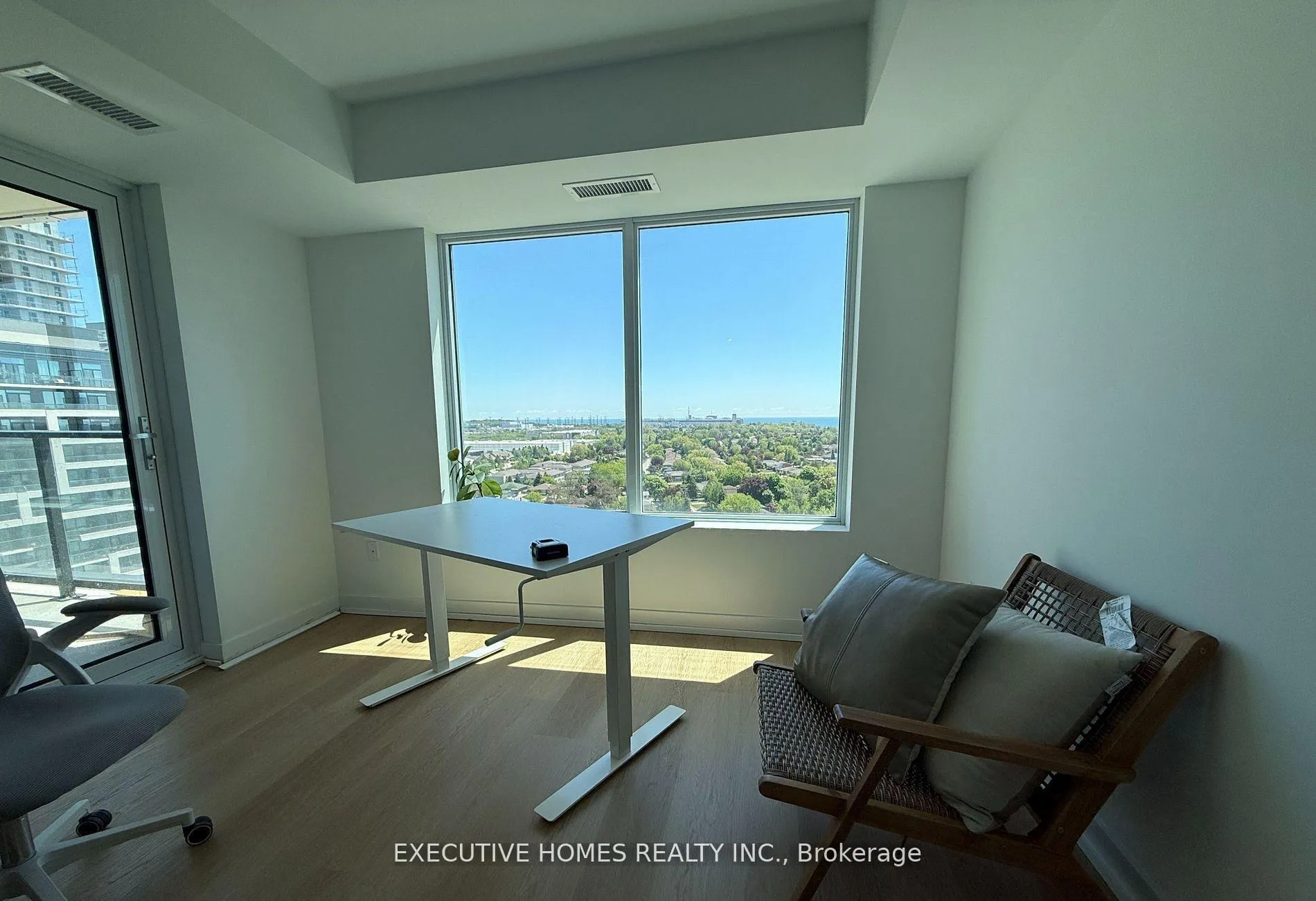 Photo 10 of Unit 1503, 1435 Celebration Drive, Pickering, Bay Ridges — HOMEH
