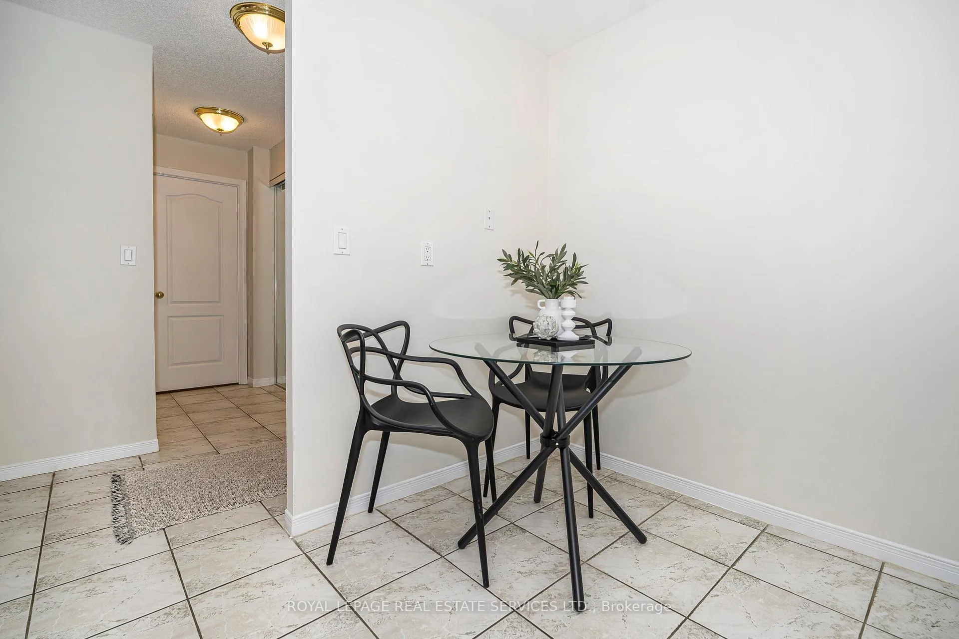 Photo 6 of Unit 310, 1000 The Esplanade N, Pickering, Town Centre — HOMEH