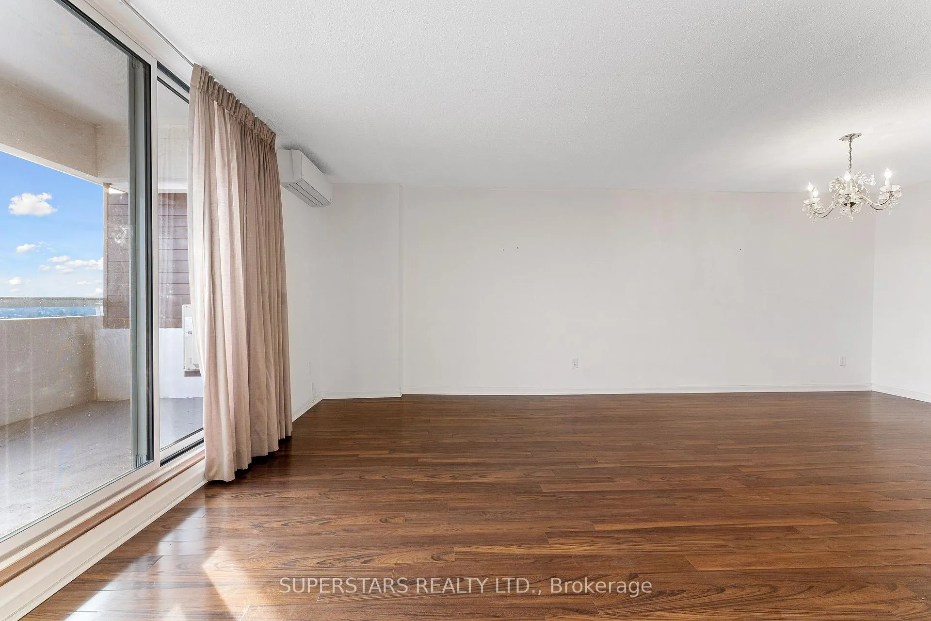 Photo 13 of Unit 1407, 1 Royal Orchard Boulevard, Markham, Royal Orchard — HOMEH