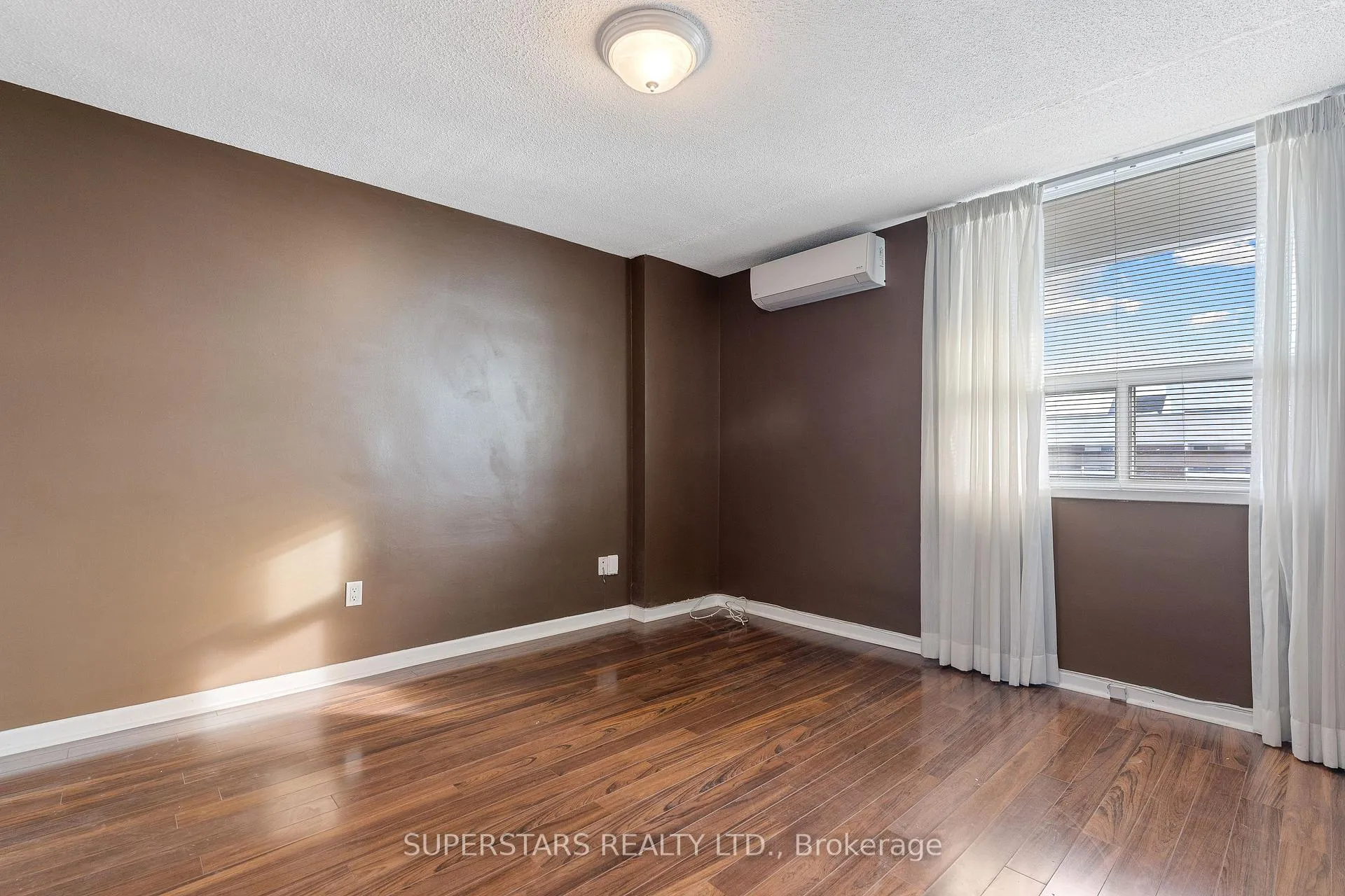 Photo 28 of Unit 1407, 1 Royal Orchard Boulevard, Markham, Royal Orchard — HOMEH