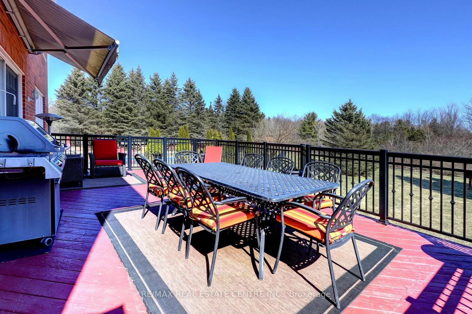 Photo 23 of 8 Deer Run Crescent, Halton Hills, Rural Esquesing — HOMEH
