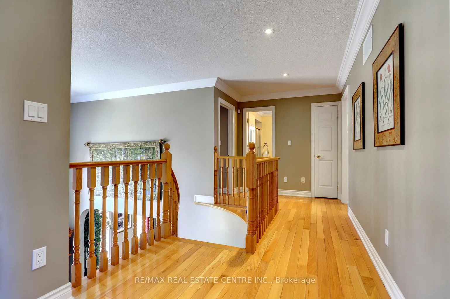 Photo 26 of 8 Deer Run Crescent, Halton Hills, Rural Esquesing — HOMEH