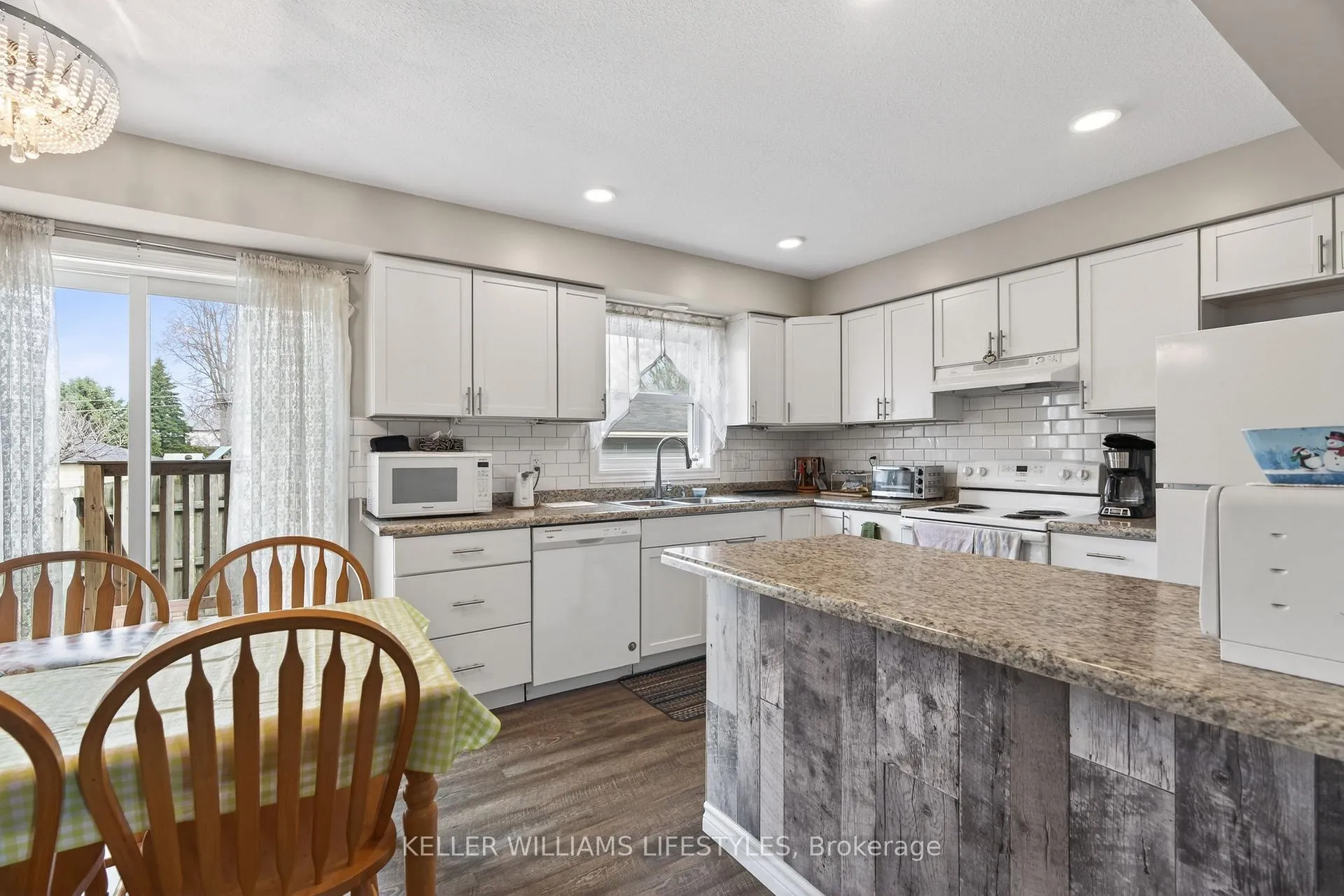 Photo 9 of 321 - 325 Buchanan Street, Strathroy-Caradoc, SW — HOMEH