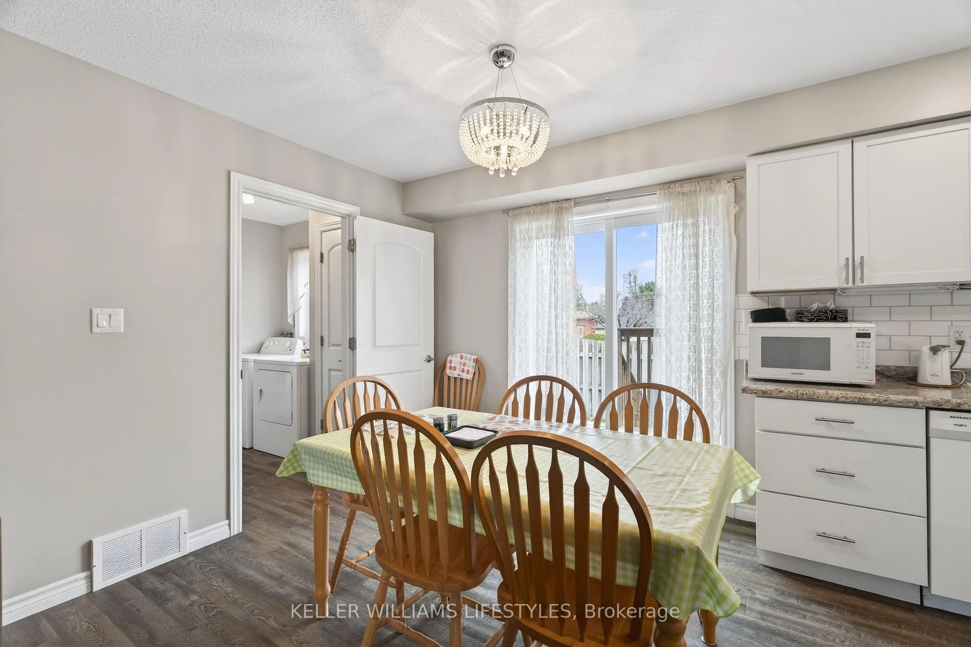Photo 11 of 321 - 325 Buchanan Street, Strathroy-Caradoc, SW — HOMEH