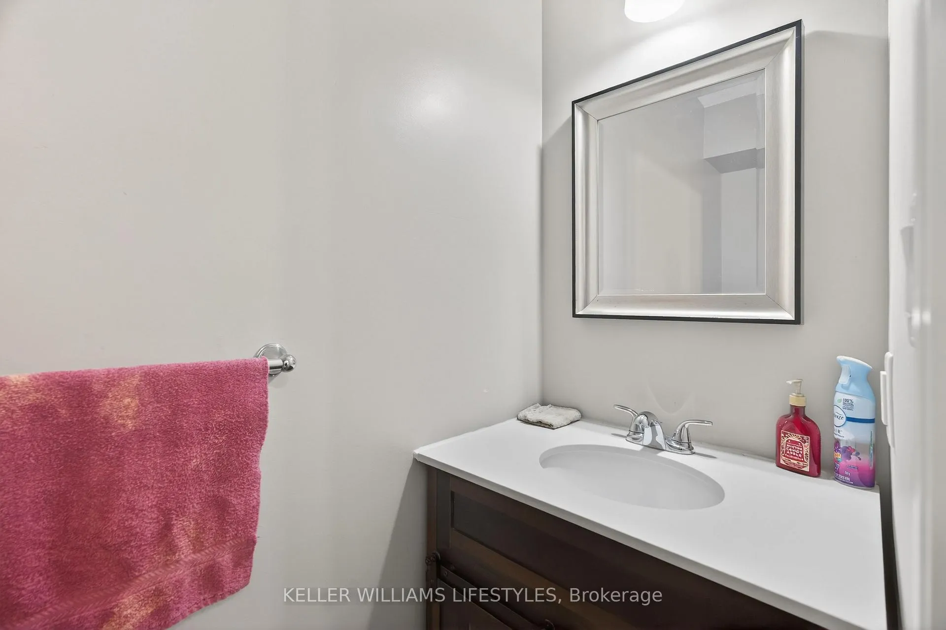 Photo 13 of 321 - 325 Buchanan Street, Strathroy-Caradoc, SW — HOMEH