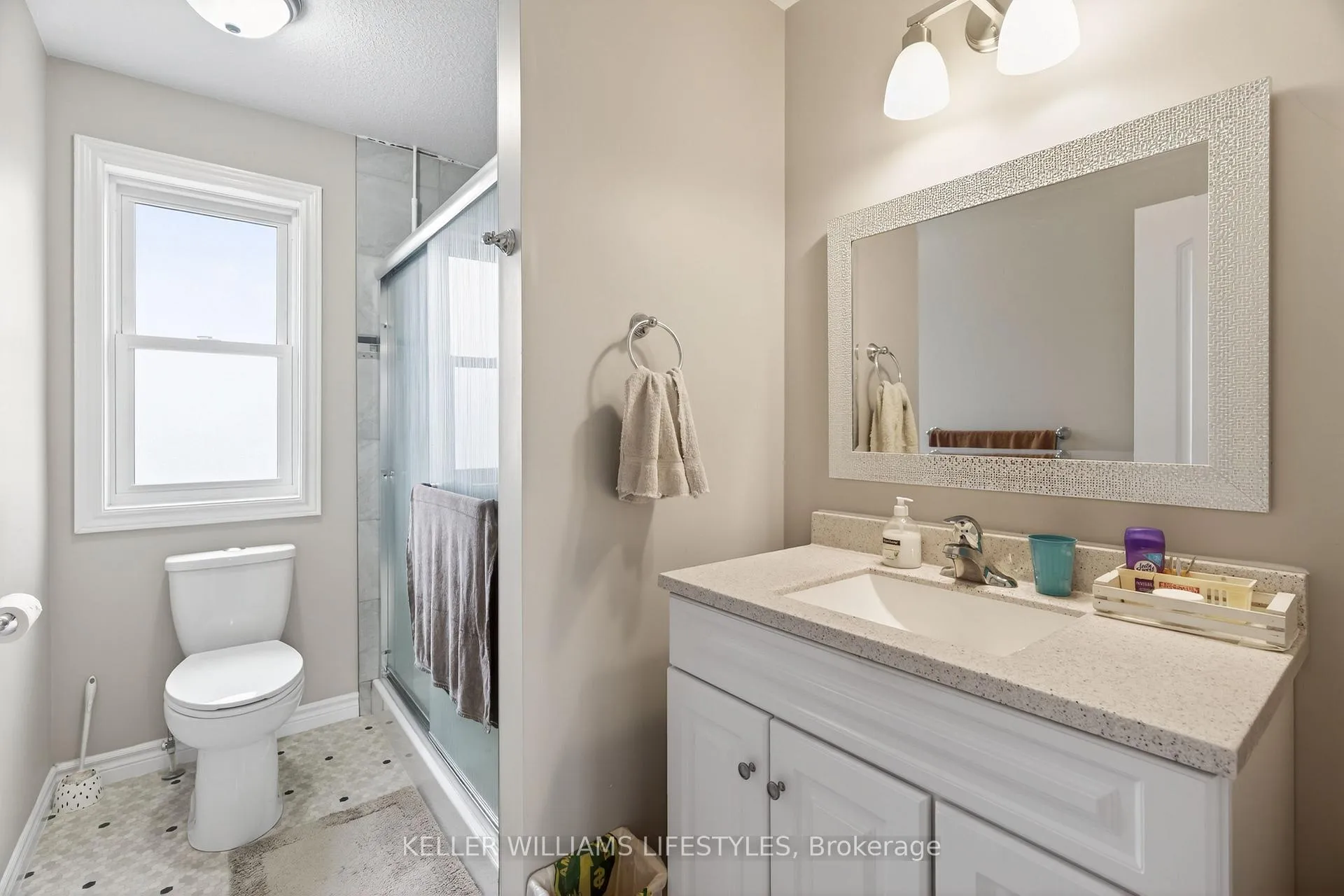 Photo 24 of 321 - 325 Buchanan Street, Strathroy-Caradoc, SW — HOMEH