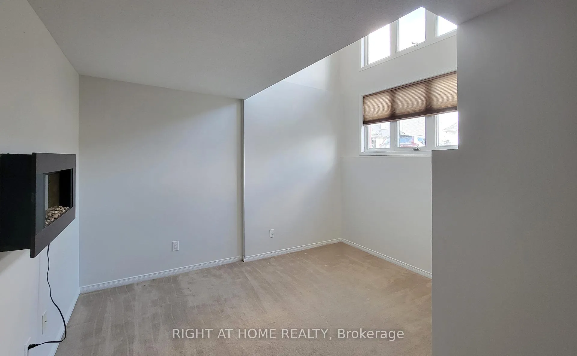 Photo 9 of Unit 11, 307 Galston Private, Ottawa, Mer Bleue/Bradley Estates/Anderson Park — HOMEH