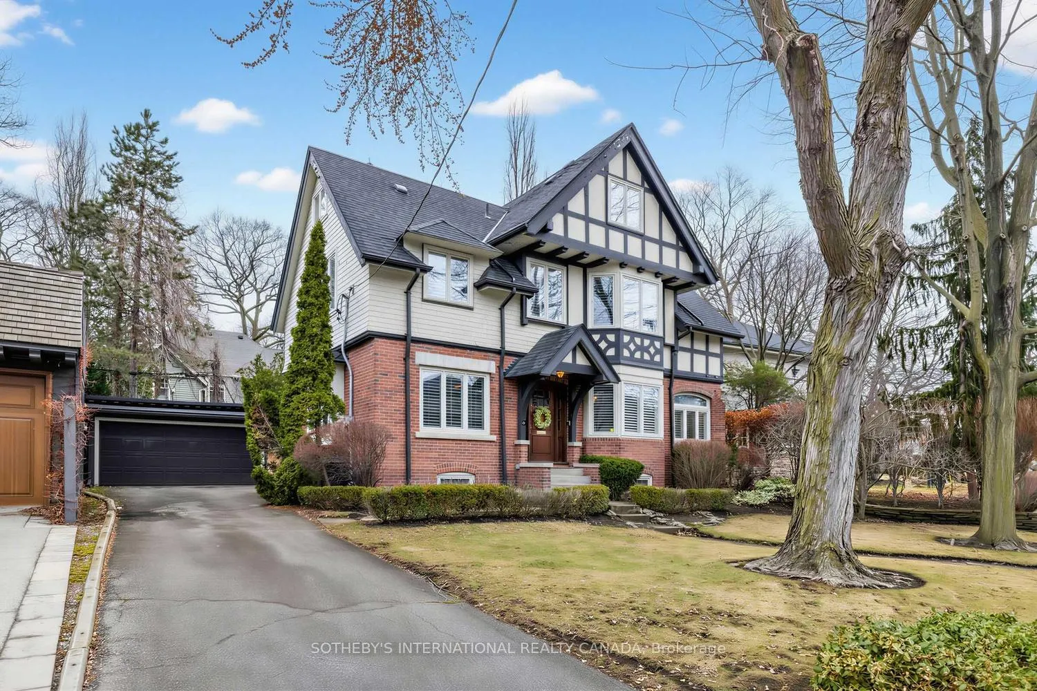 Photo 2 of 136 Roxborough Drive, Toronto, Rosedale-Moore Park — HOMEH