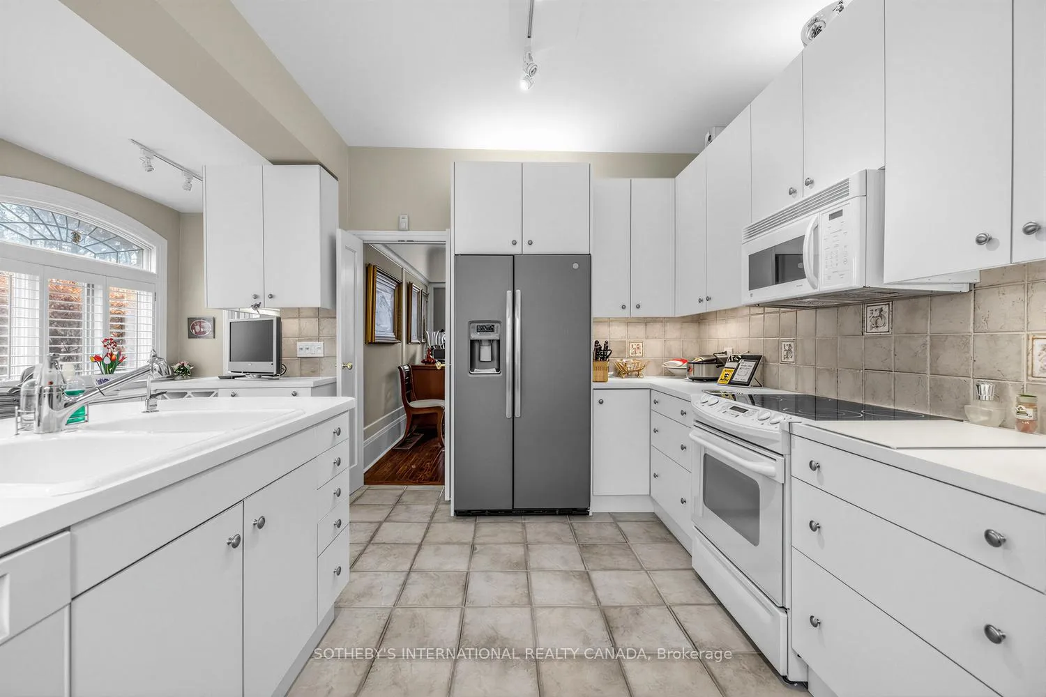Photo 11 of 136 Roxborough Drive, Toronto, Rosedale-Moore Park — HOMEH