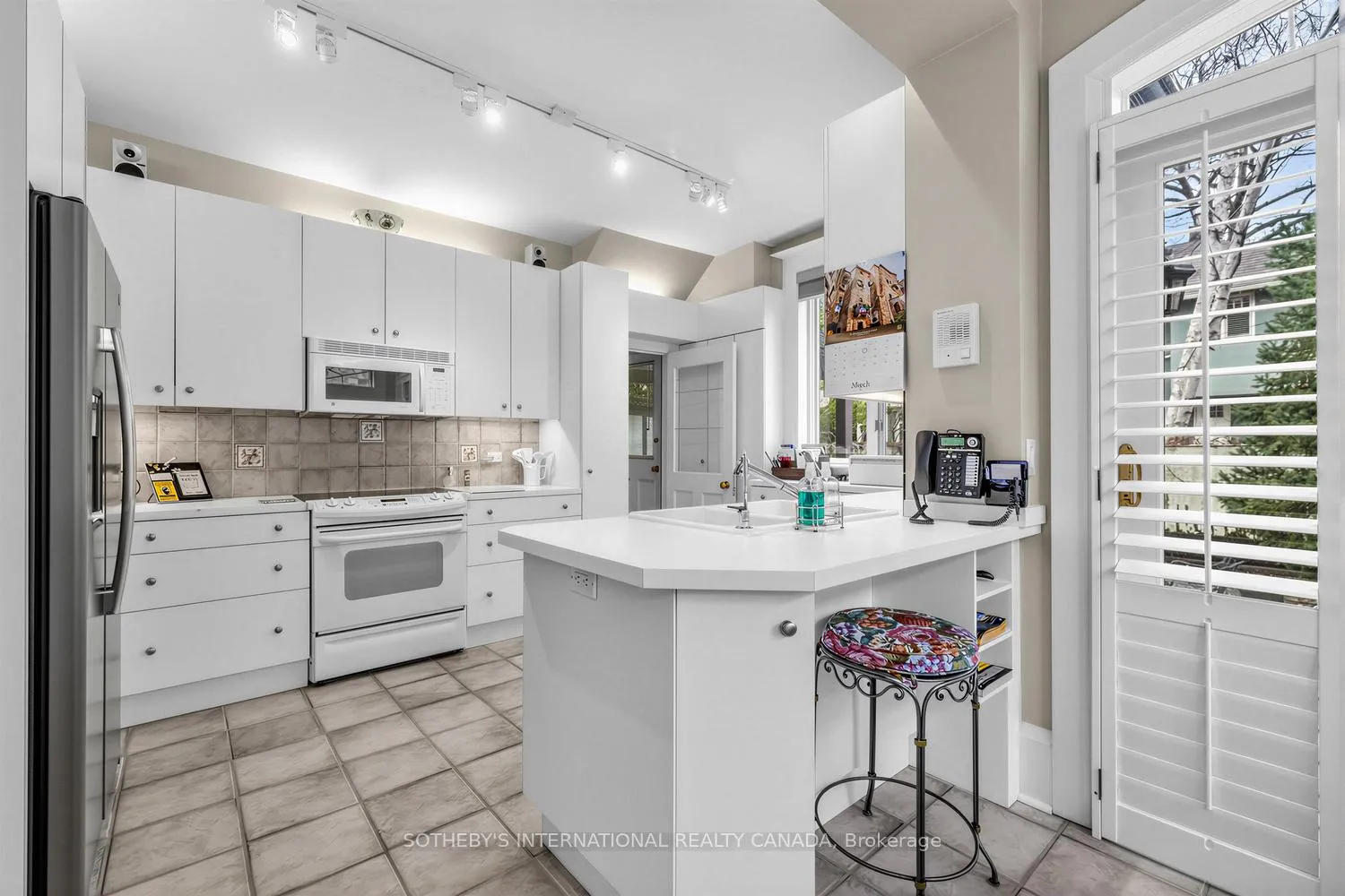 Photo 12 of 136 Roxborough Drive, Toronto, Rosedale-Moore Park — HOMEH