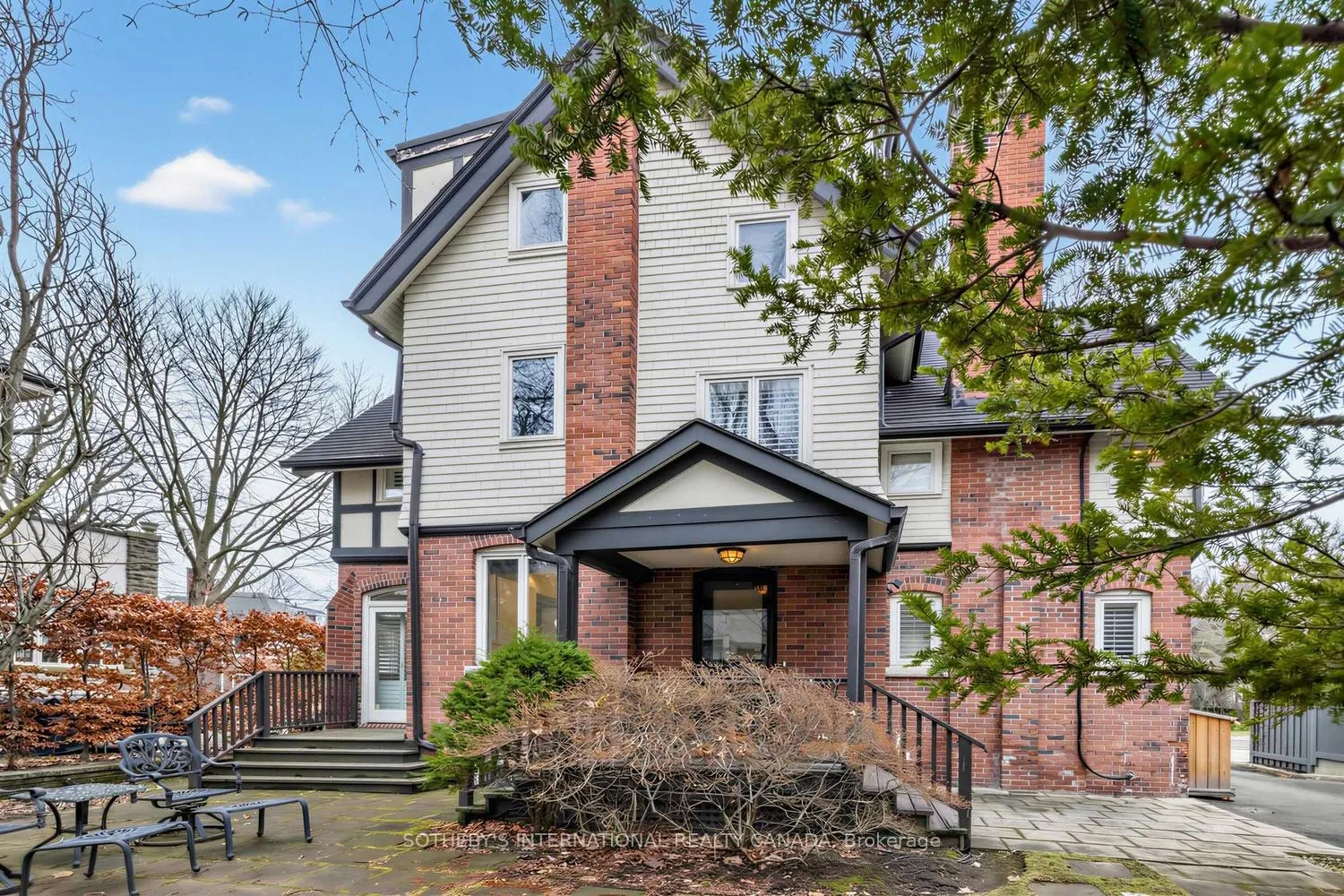 Photo 33 of 136 Roxborough Drive, Toronto, Rosedale-Moore Park — HOMEH
