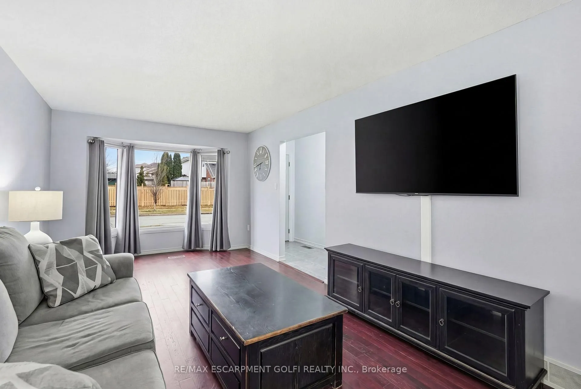 Photo 5 of 39 Kennard Street, Hamilton, Stoney Creek Mountain — HOMEH
