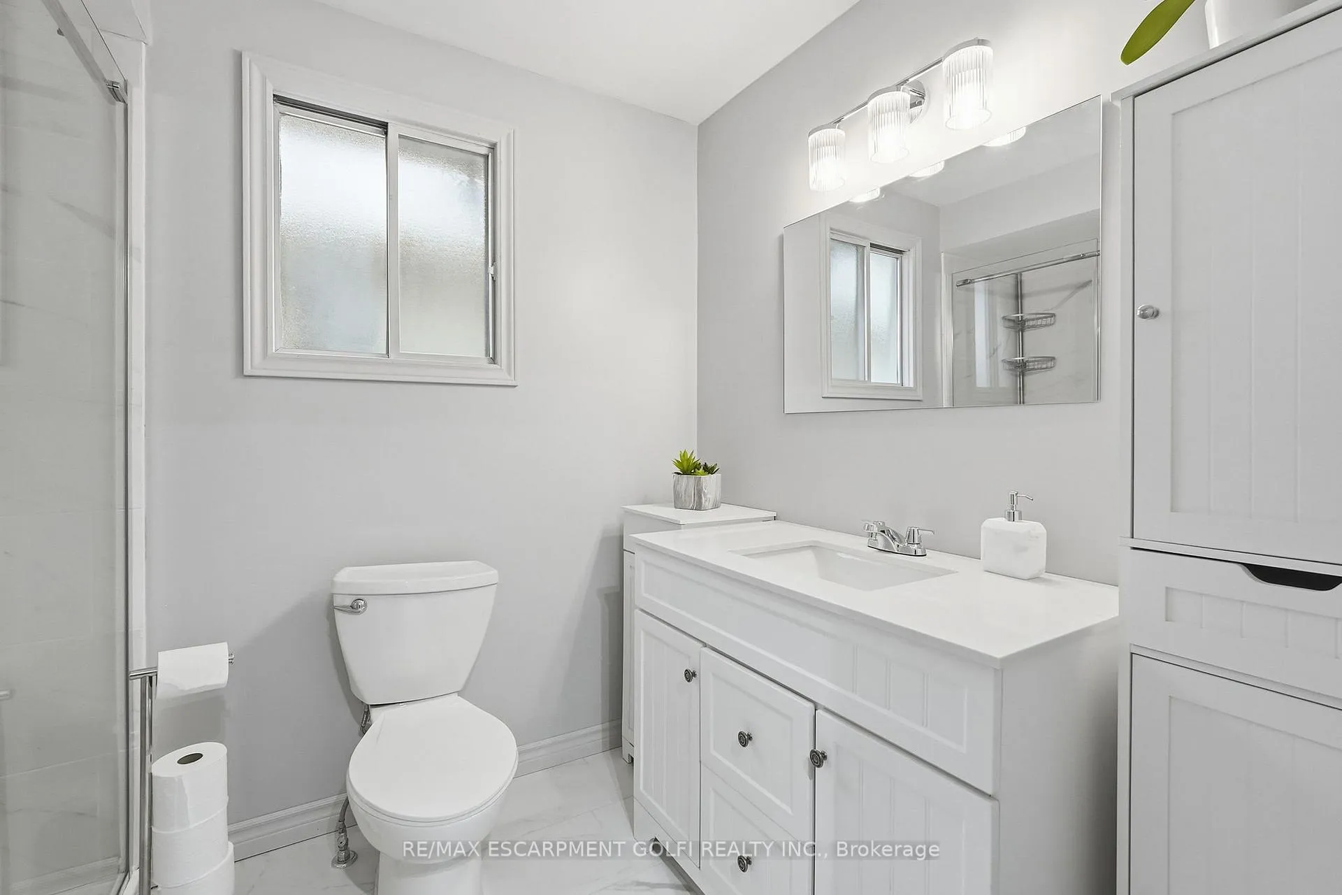 Photo 11 of 39 Kennard Street, Hamilton, Stoney Creek Mountain — HOMEH