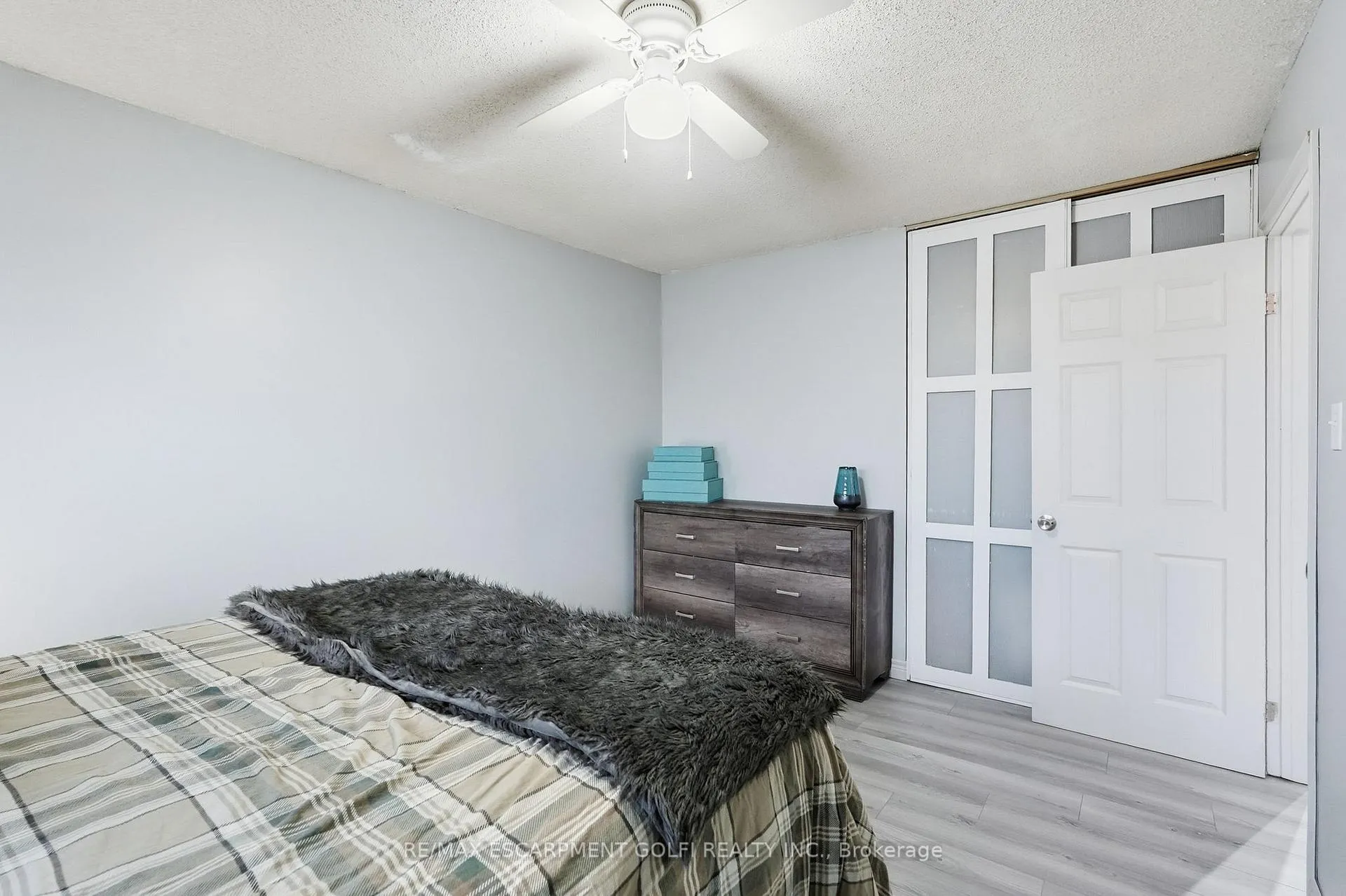 Photo 17 of 39 Kennard Street, Hamilton, Stoney Creek Mountain — HOMEH